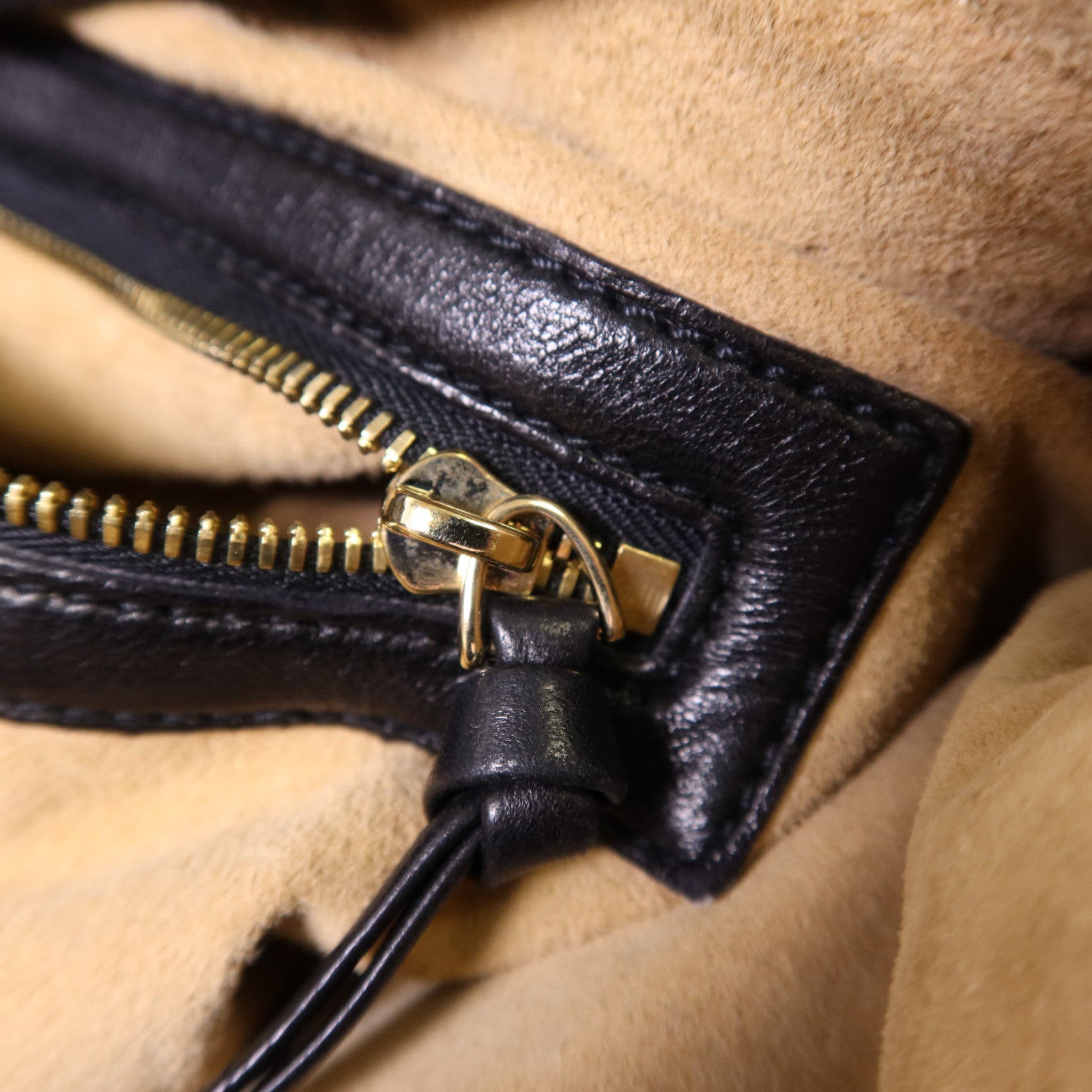 BOTTEGA VENETA 羊皮皮革Shoulder Bag金扣肩背袋