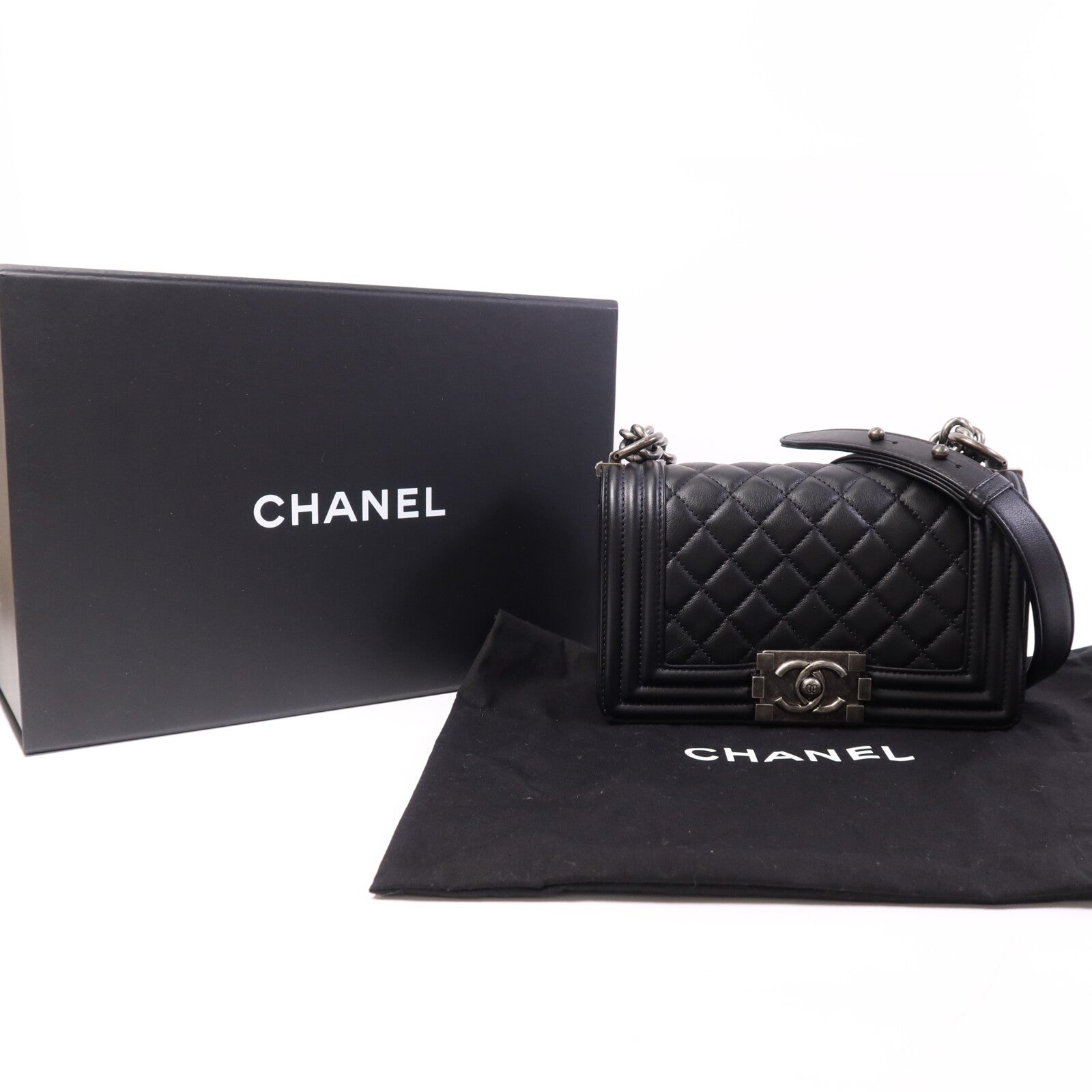 CHANEL 牛皮皮革Boy 20銀扣鏈帶肩背袋