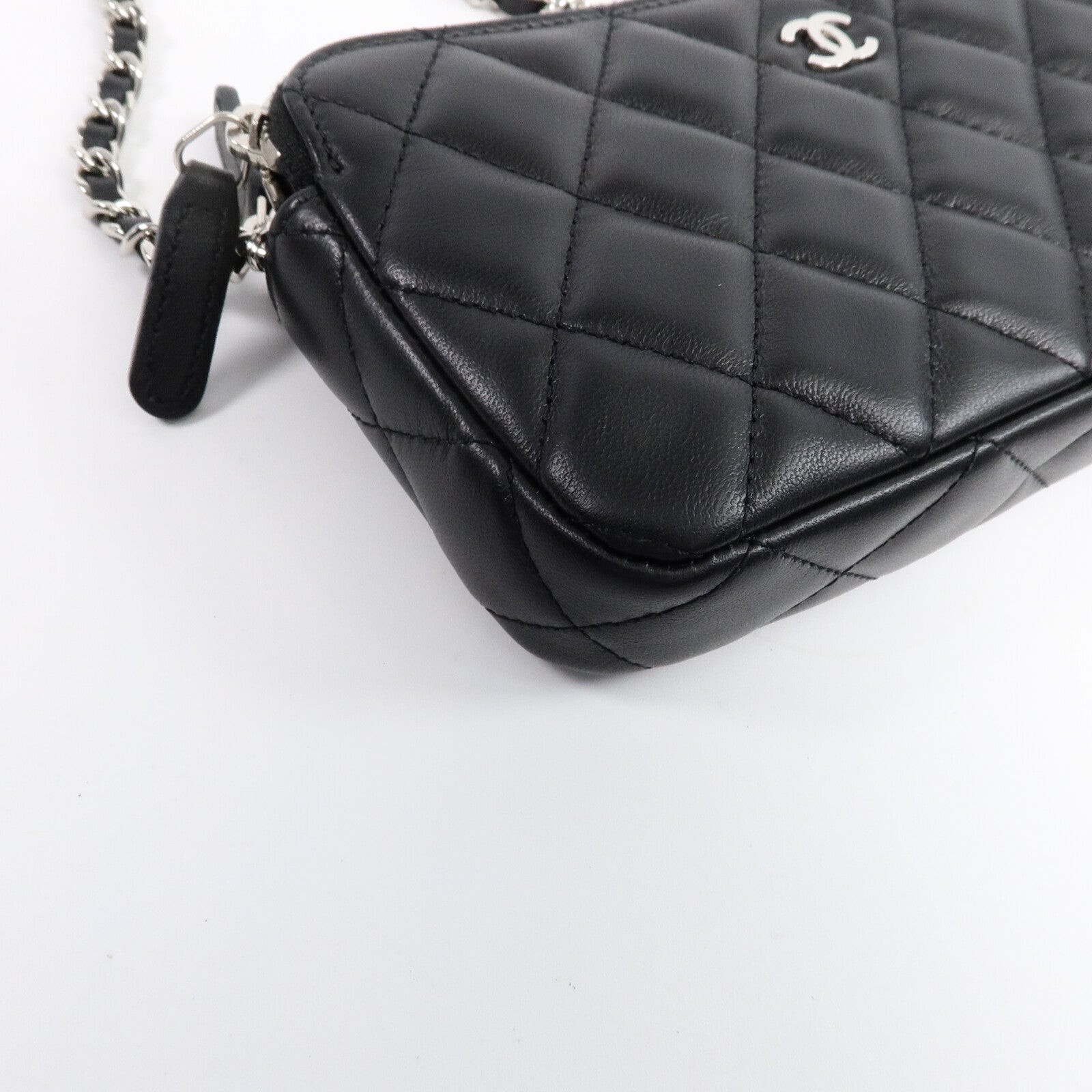 CHANEL 羊皮皮革Classic Double Zip Cluth鏈帶肩背袋