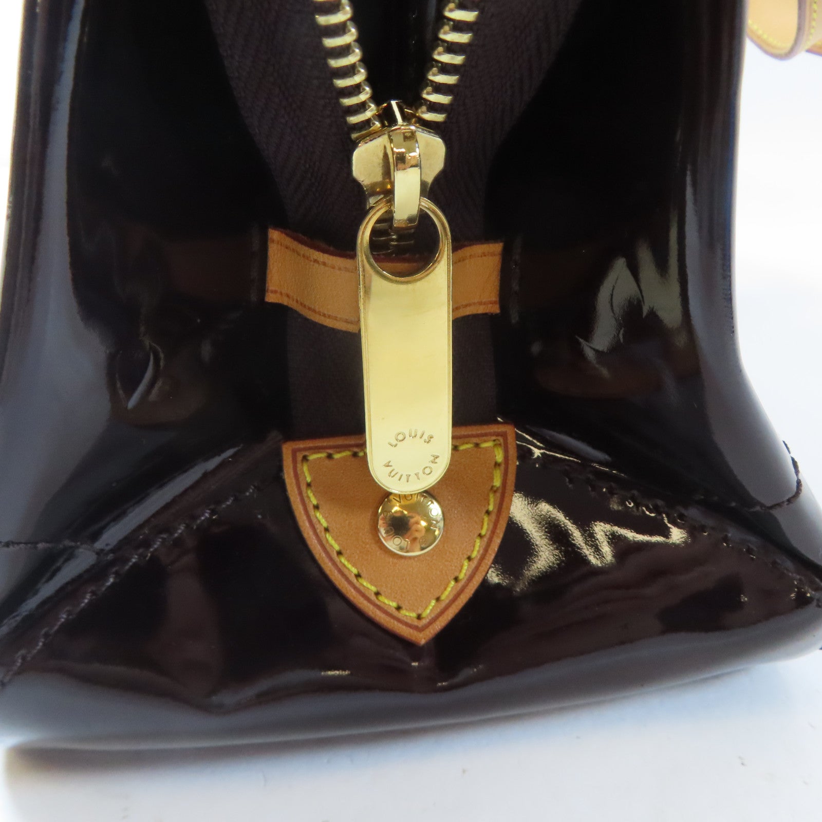 LOUIS VUITTON Vernis Rosewood Avenue金扣肩背袋紅色