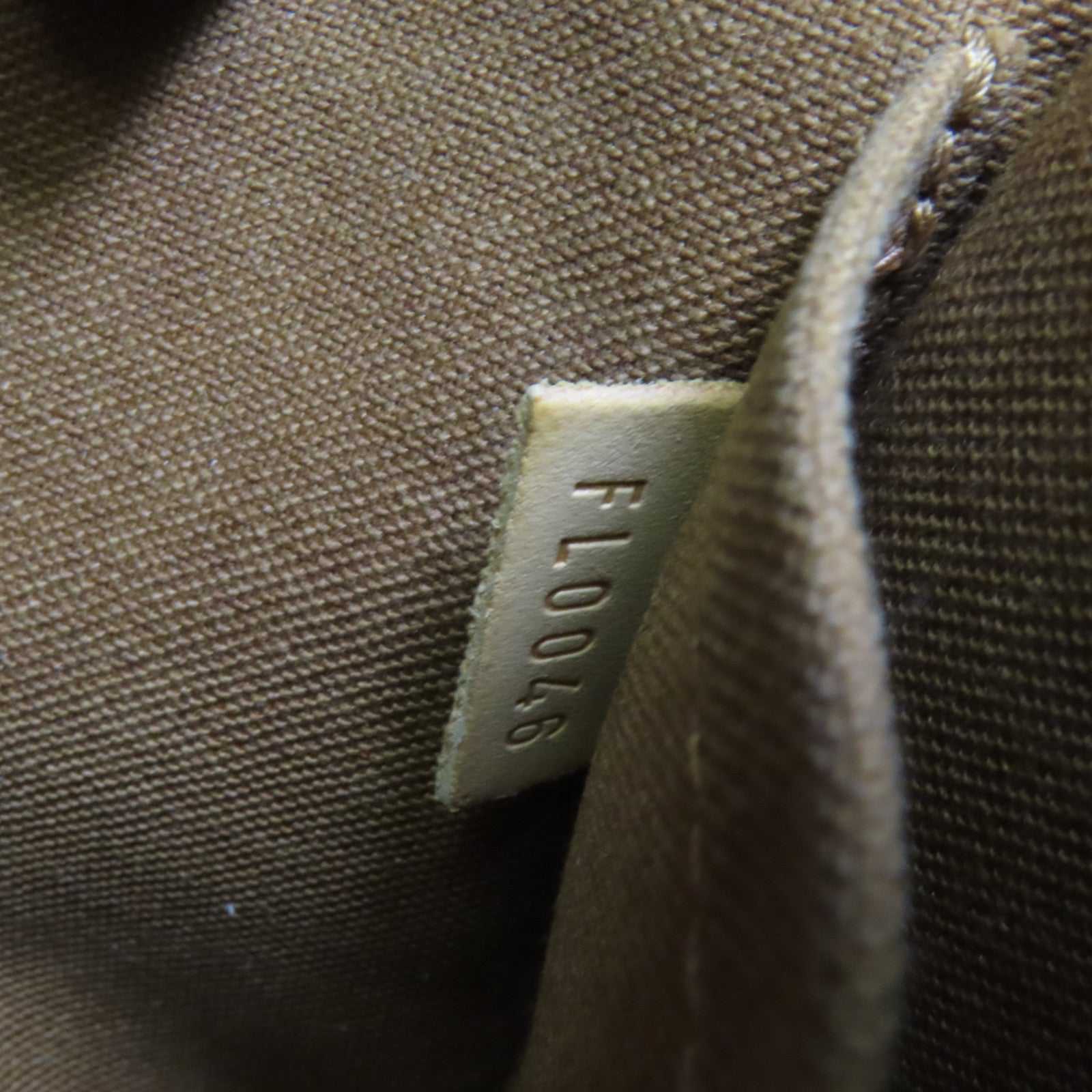 LOUIS VUITTON Monogram Popincourt Haut金扣肩背袋