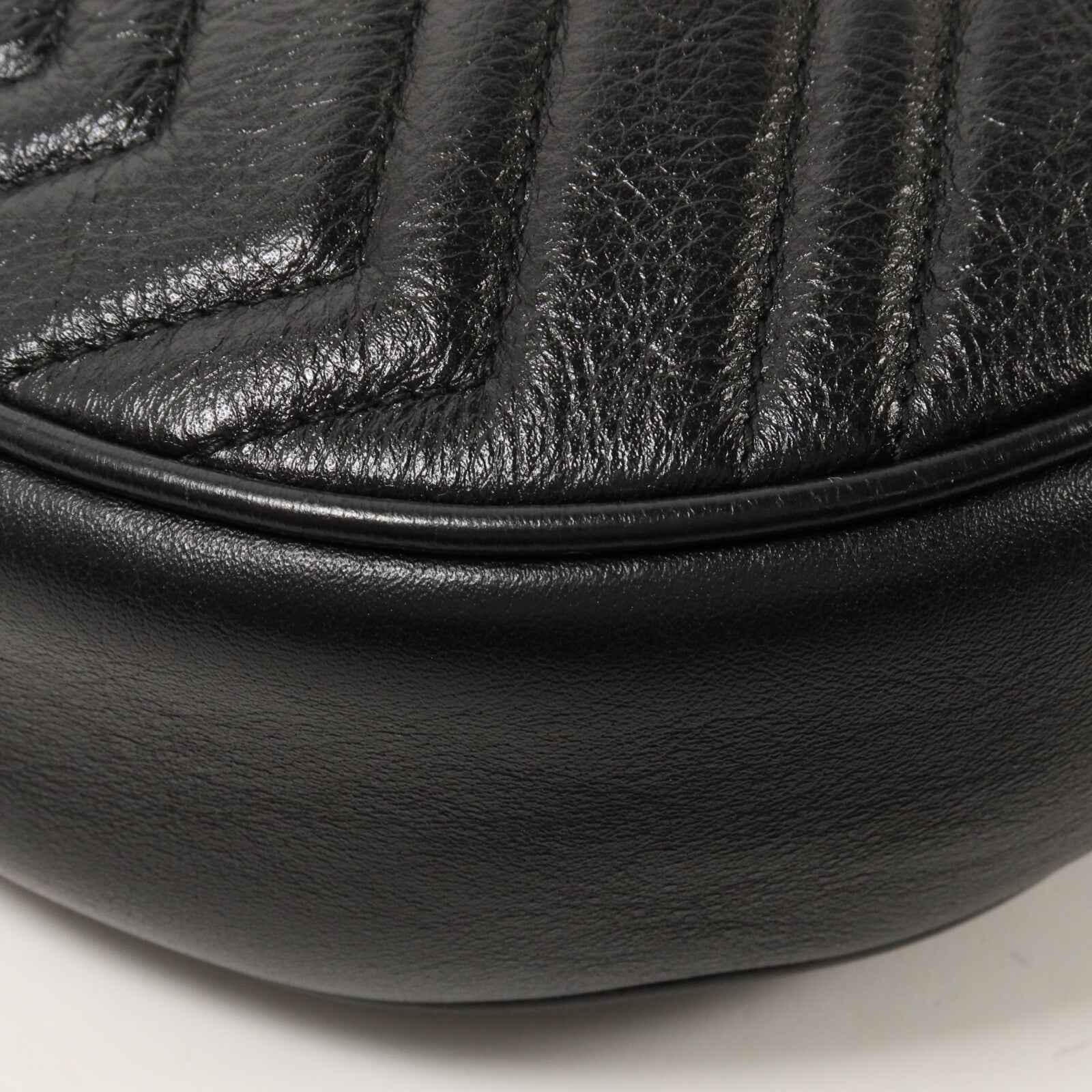 GUCCI 牛皮皮革GG Marmont Round Bag鏈帶肩背袋
