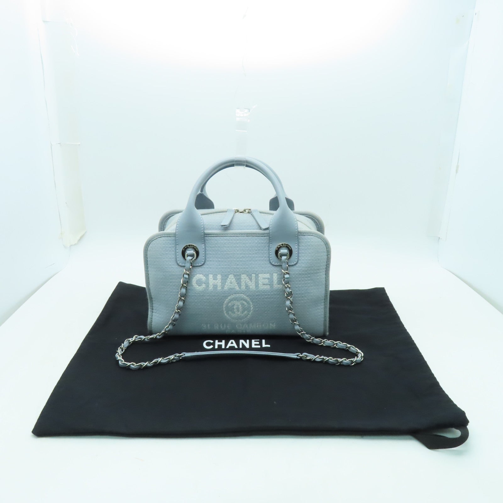 CHANEL **【清倉大減價】帆布Deauville Bowling銀扣手挽肩背兩用袋