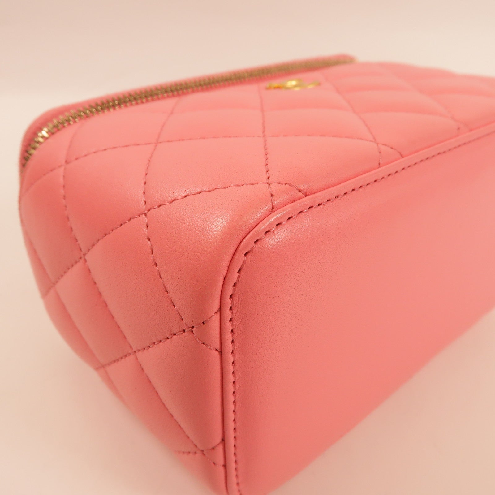 CHANEL CC GHW Vanity Case Shoulder Bag Lambskin Leather Pink