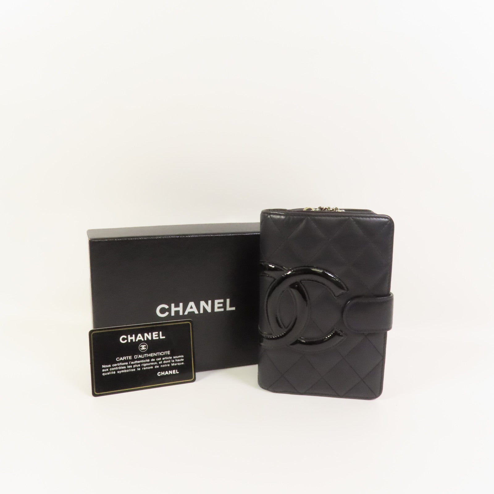 CHANEL 牛皮皮革Cambon銀扣錢包
