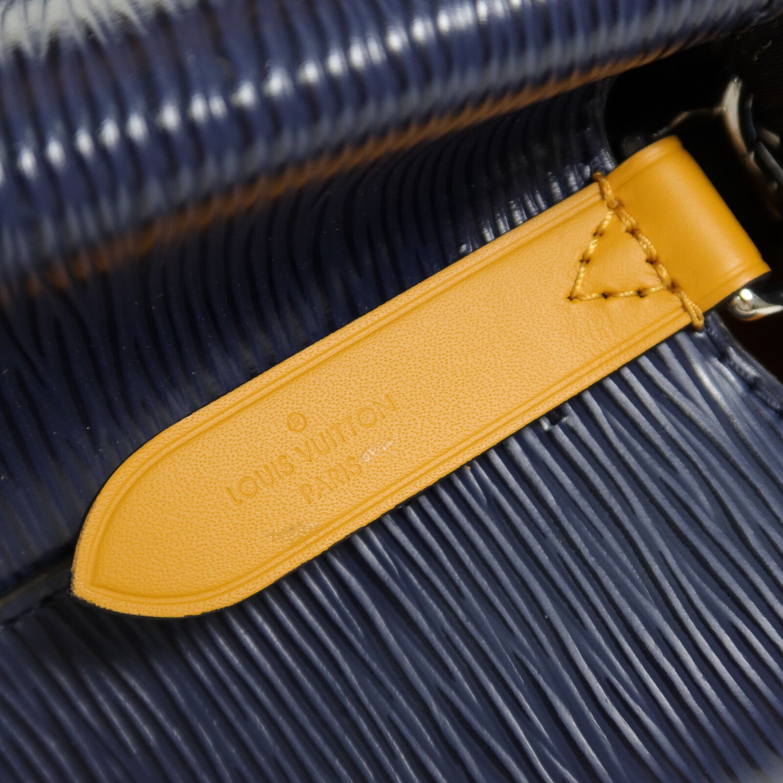 LOUIS VUITTON Epi Neo Noe BB手挽肩背兩用袋