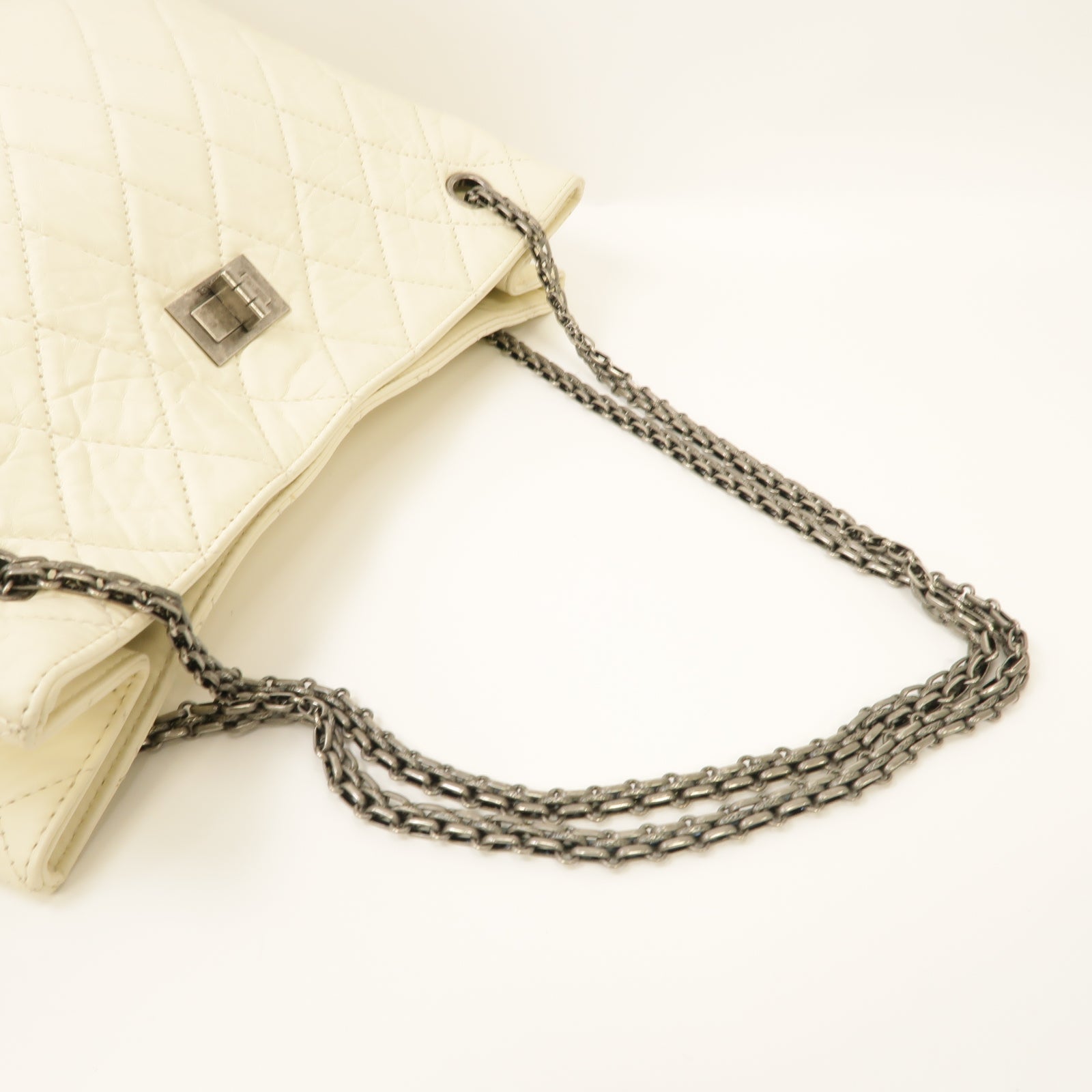 CHANEL 【激減優惠】菱格牛皮皮革Chain Shoulder銀扣鏈帶肩背袋白色