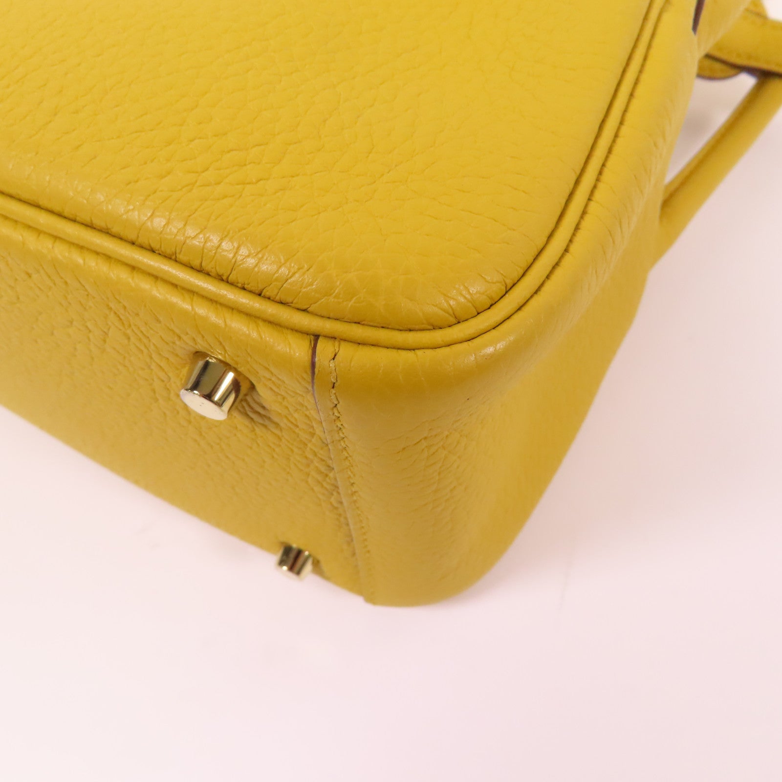 HERMES Clemence皮革Mini Lindy金扣手挽肩背兩用袋Jaune Amber