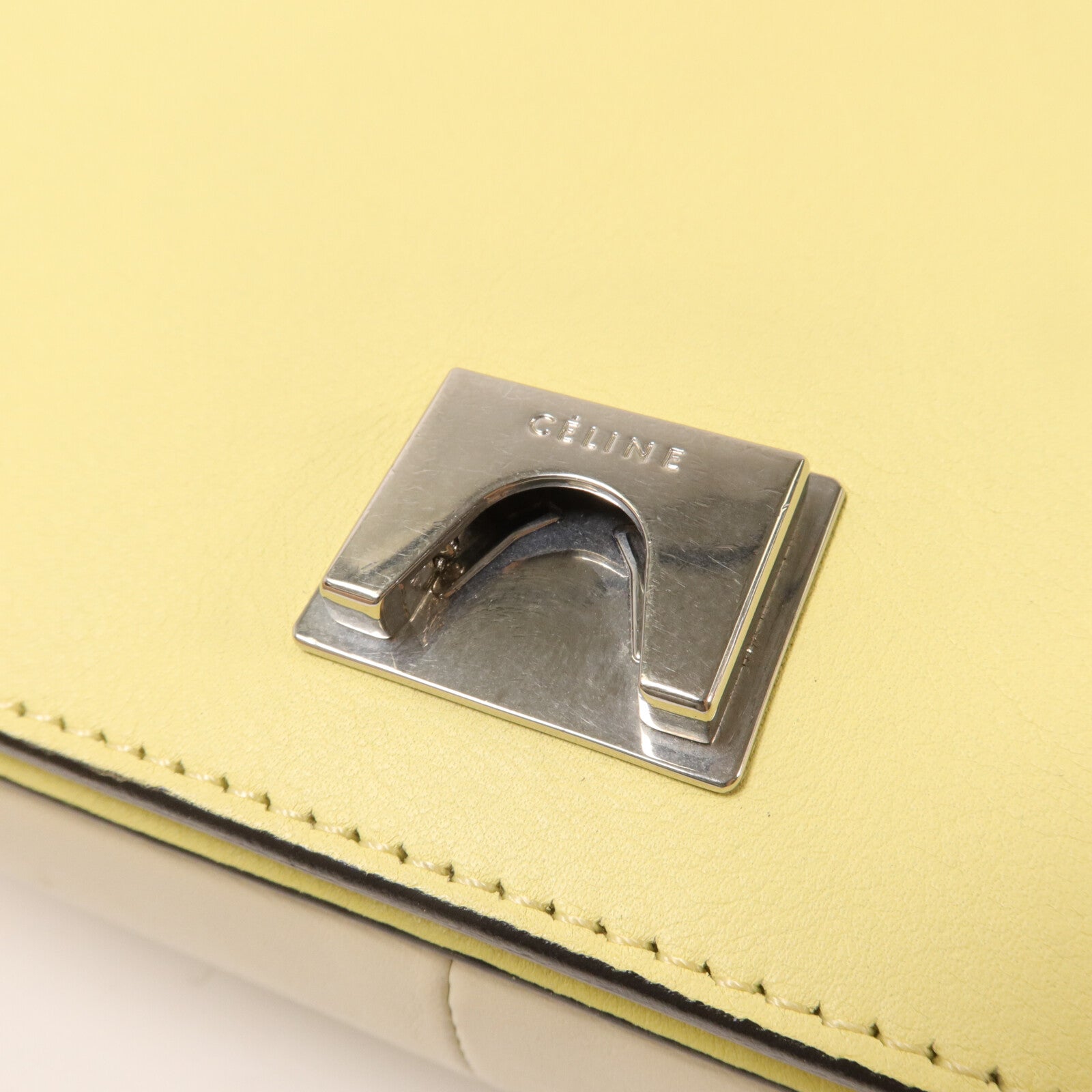 CELINE 牛皮皮革Frame Medium肩背袋