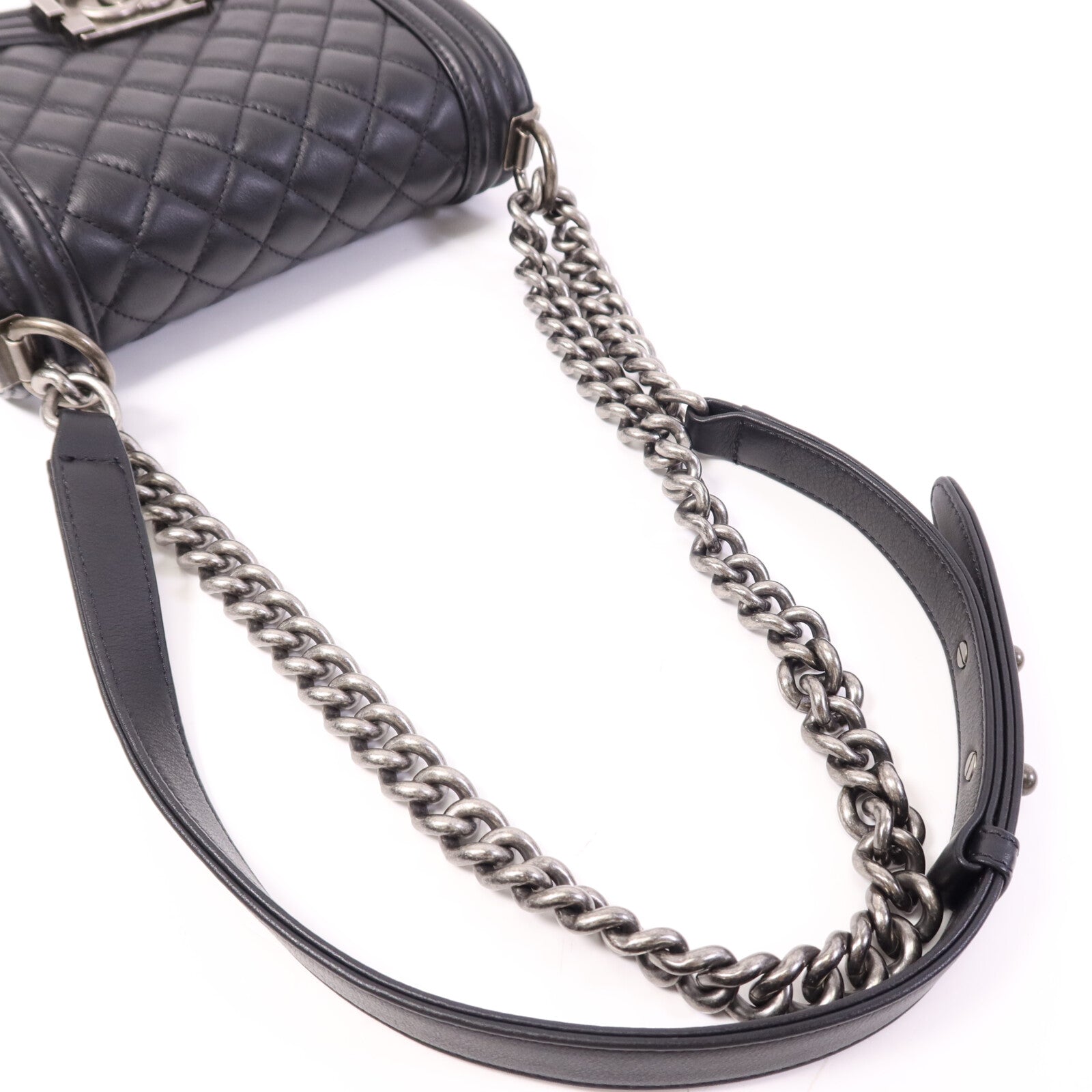 CHANEL 牛皮皮革Boy 20銀扣鏈帶肩背袋