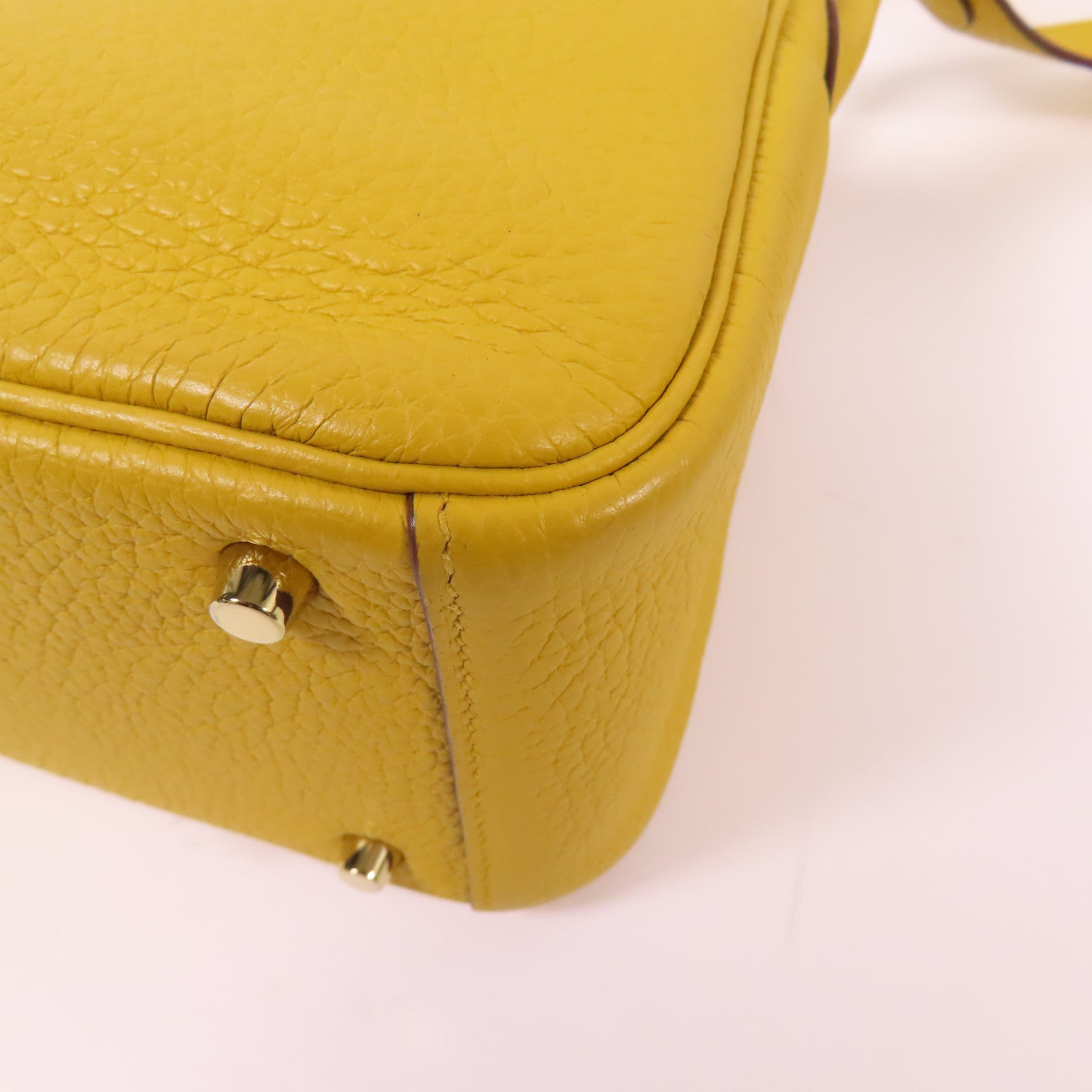 HERMES Clemence皮革Mini Lindy金扣手挽肩背兩用袋Jaune Amber