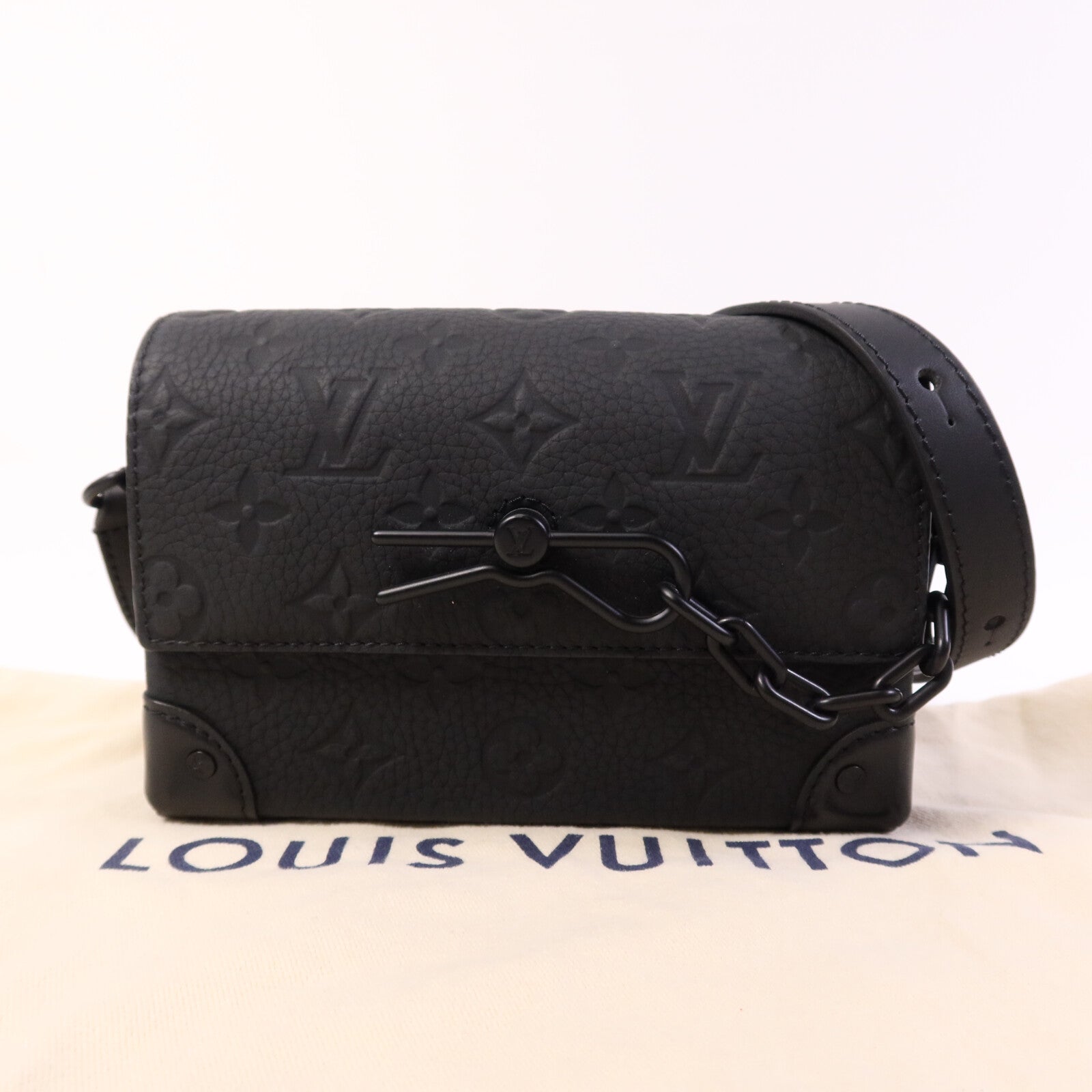 LOUIS VUITTON Monogram Taurillon Steamer Wearable Wallet扣肩背袋