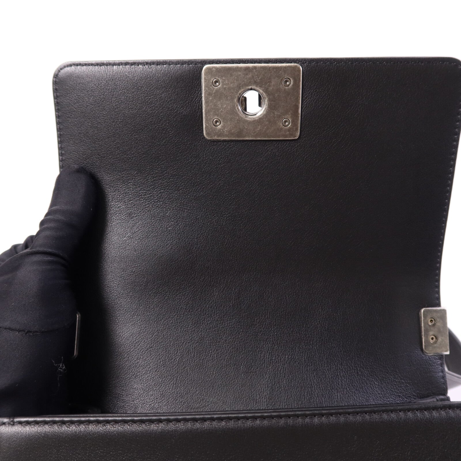 CHANEL 牛皮皮革Boy 20銀扣鏈帶肩背袋