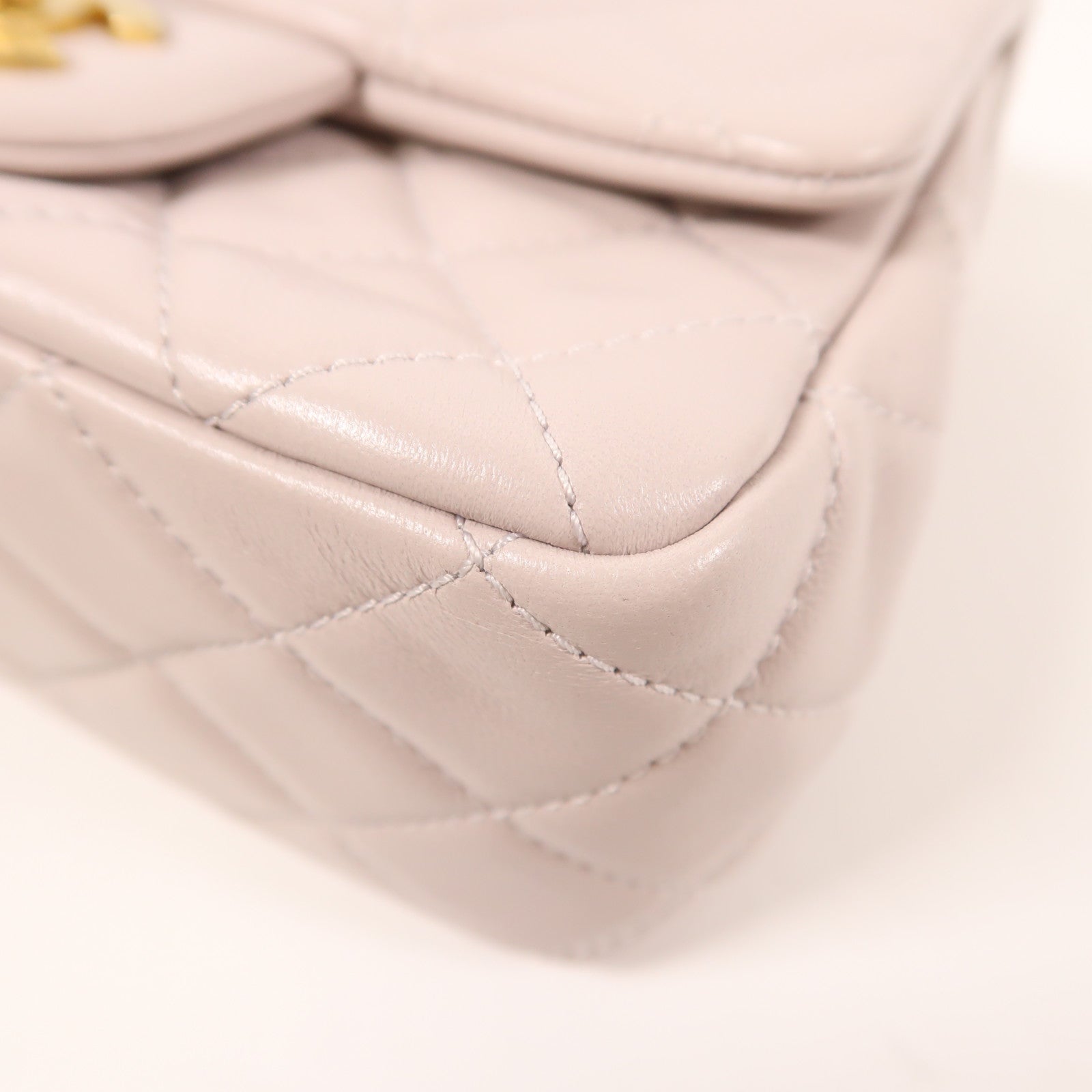 CHANEL 羊皮皮革Mini Classic 17 Gold Ball金扣鏈帶肩背袋