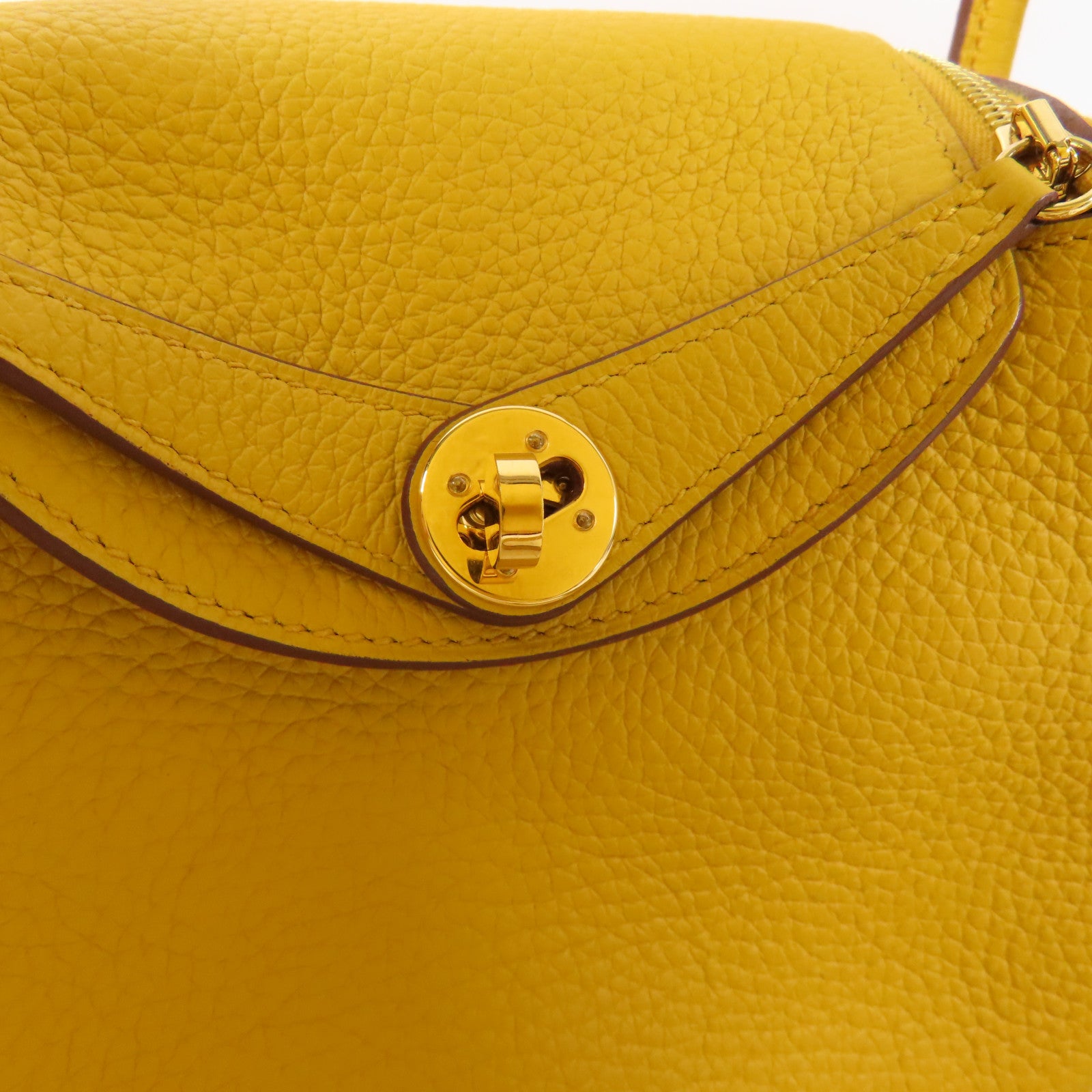 HERMES Clemence皮革Mini Lindy金扣手挽肩背兩用袋Jaune Amber