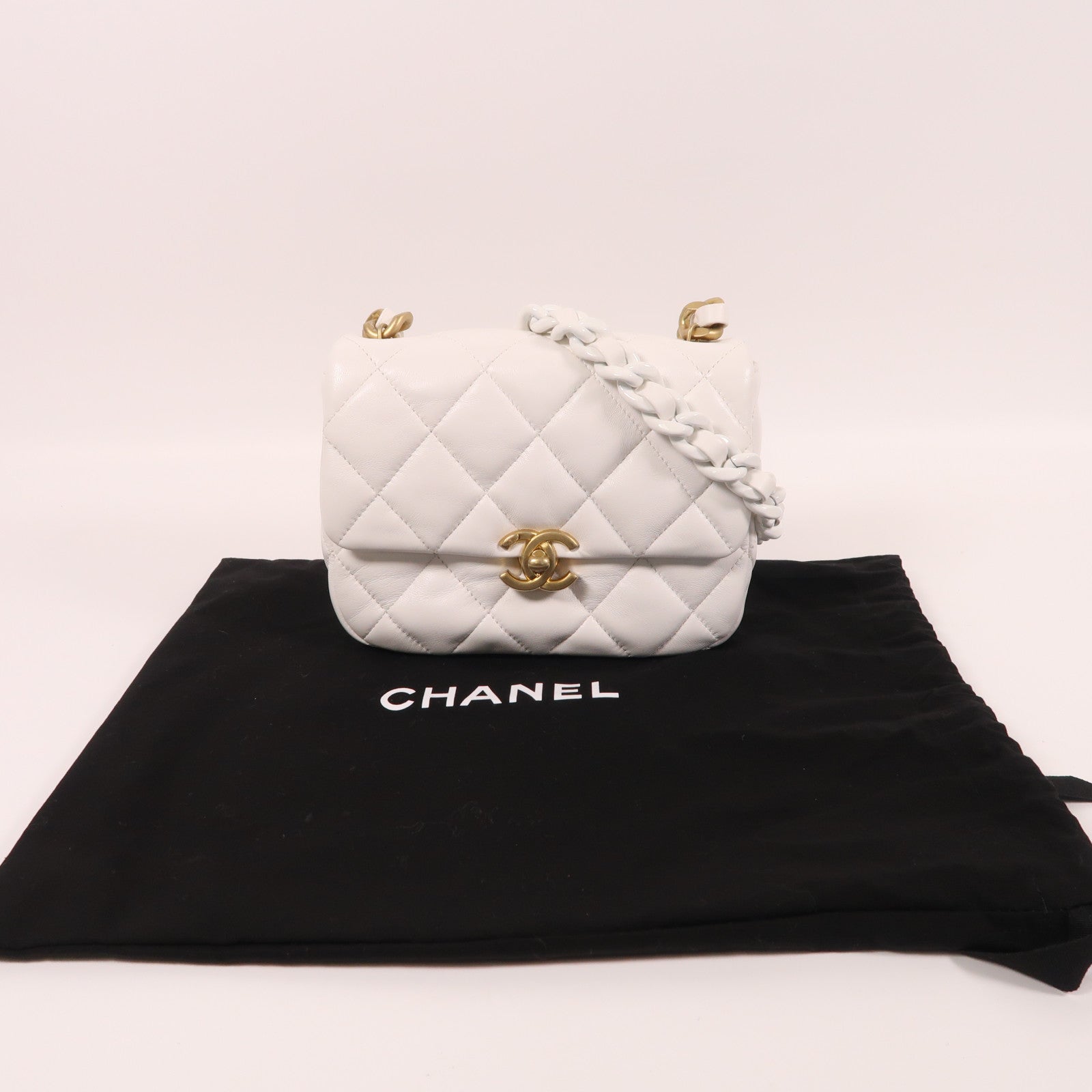 CHANEL 牛皮皮革Chain Shoulder鏈帶肩背袋白色