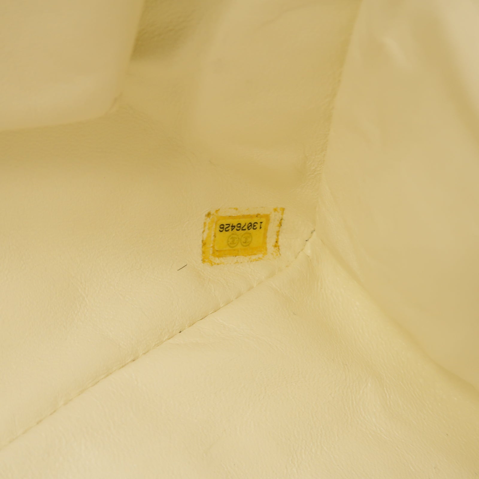 CHANEL 【激減優惠】菱格牛皮皮革Chain Shoulder銀扣鏈帶肩背袋白色