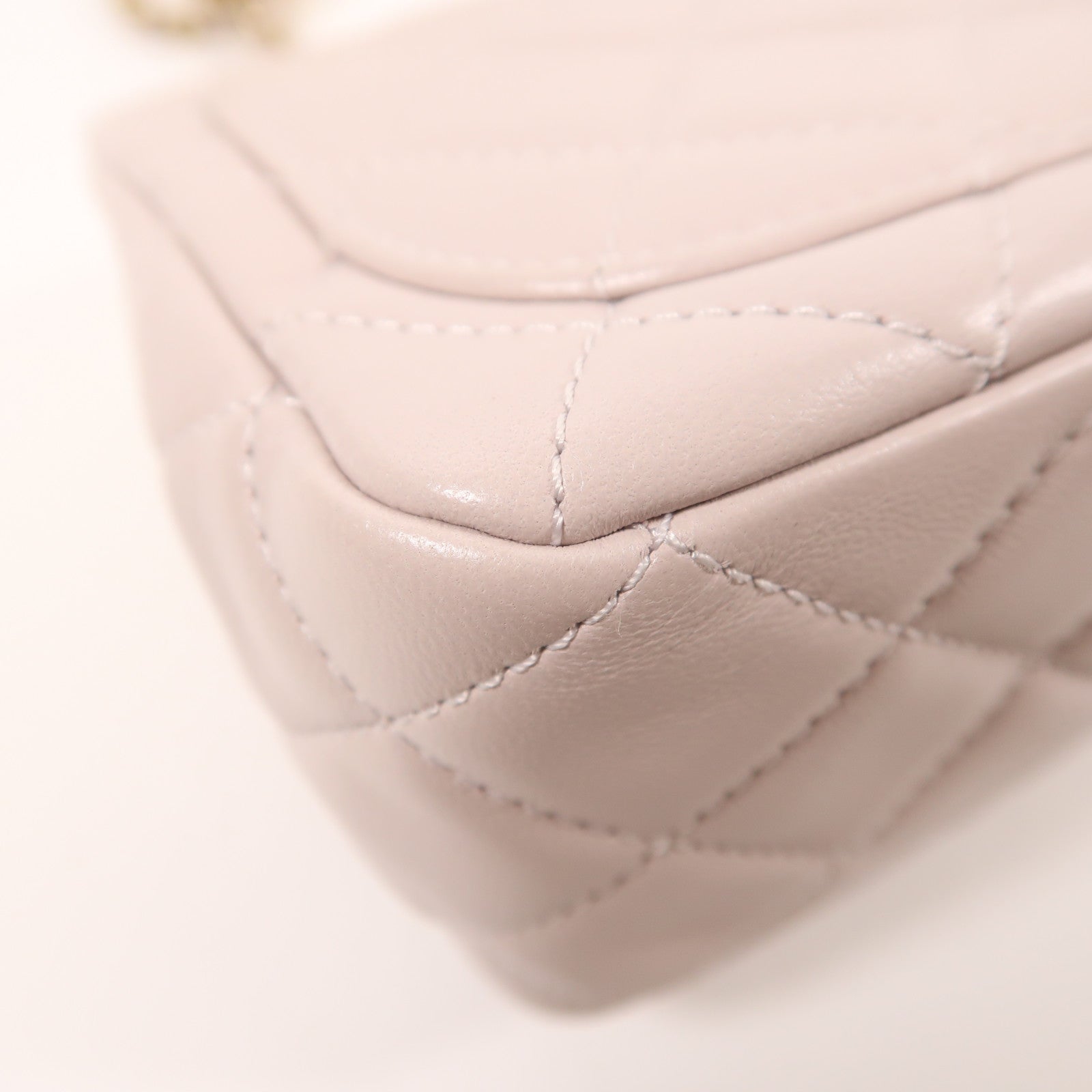 CHANEL 羊皮皮革Mini Classic 17 Gold Ball金扣鏈帶肩背袋