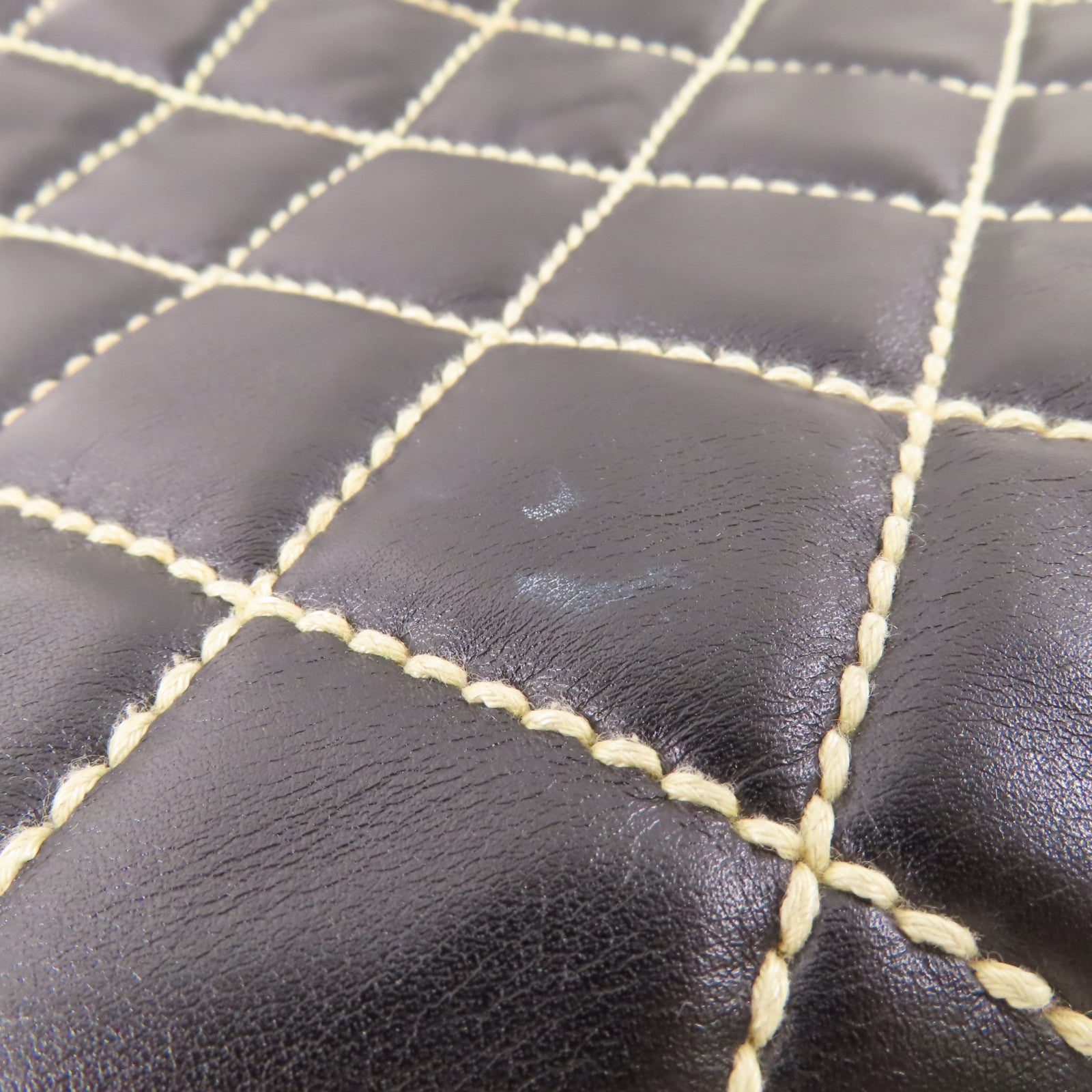 CHANEL 牛皮皮革Shoulder Bag金扣肩背袋