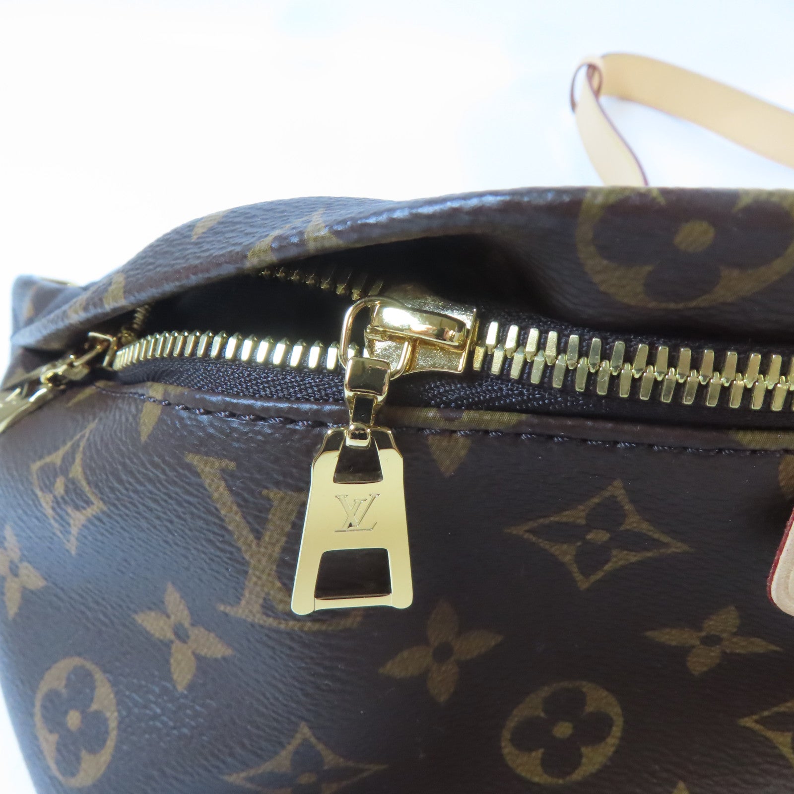 LOUIS VUITTON Monogram Bumbag金扣腰包啡色