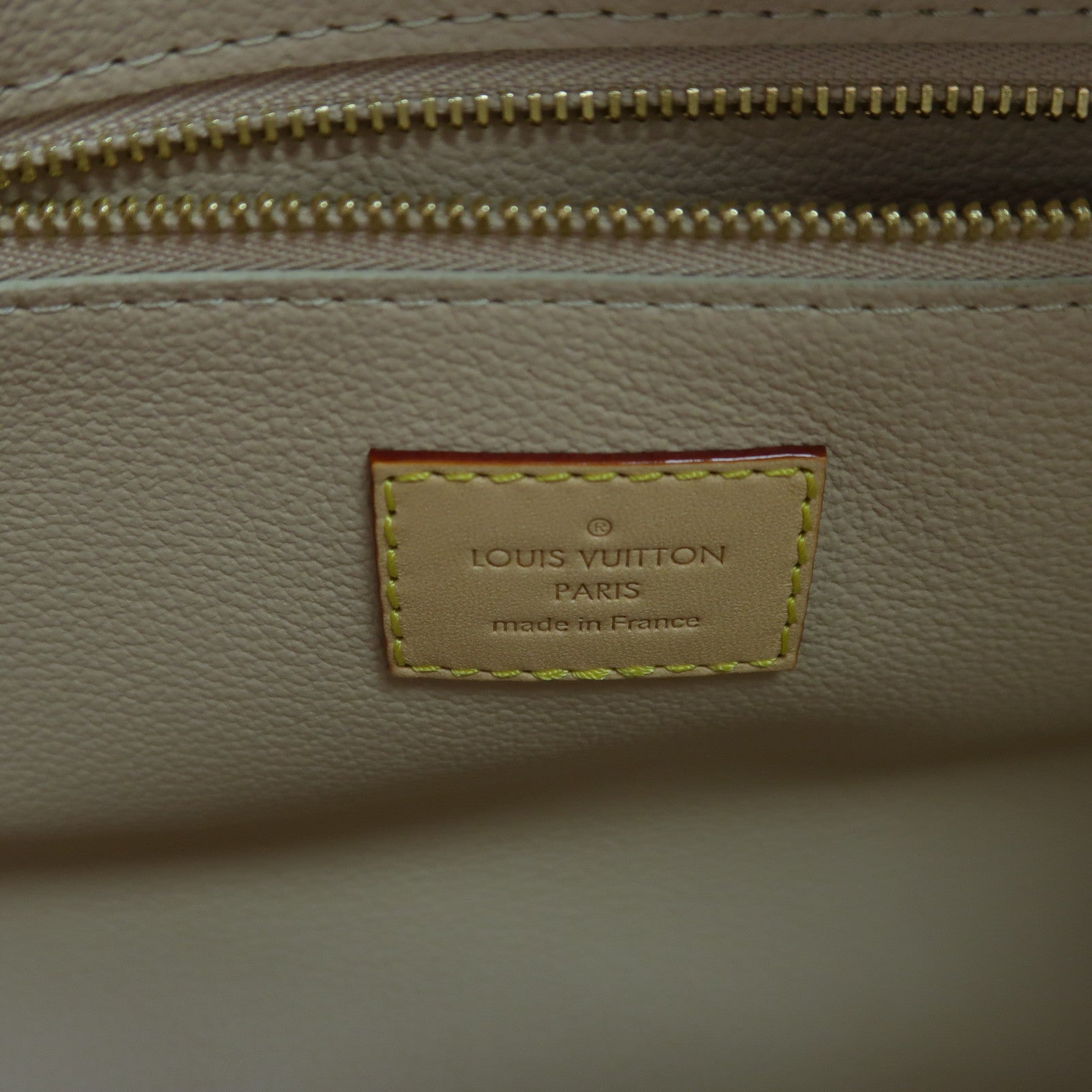 LOUIS VUITTON Monogram Cosmetic Pouch GM金扣手拿包