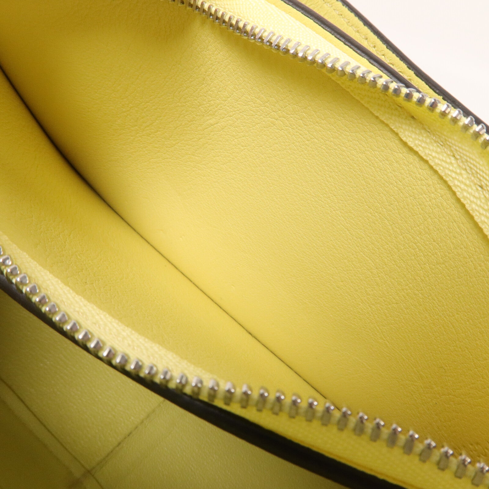 CELINE 牛皮皮革Frame Medium肩背袋