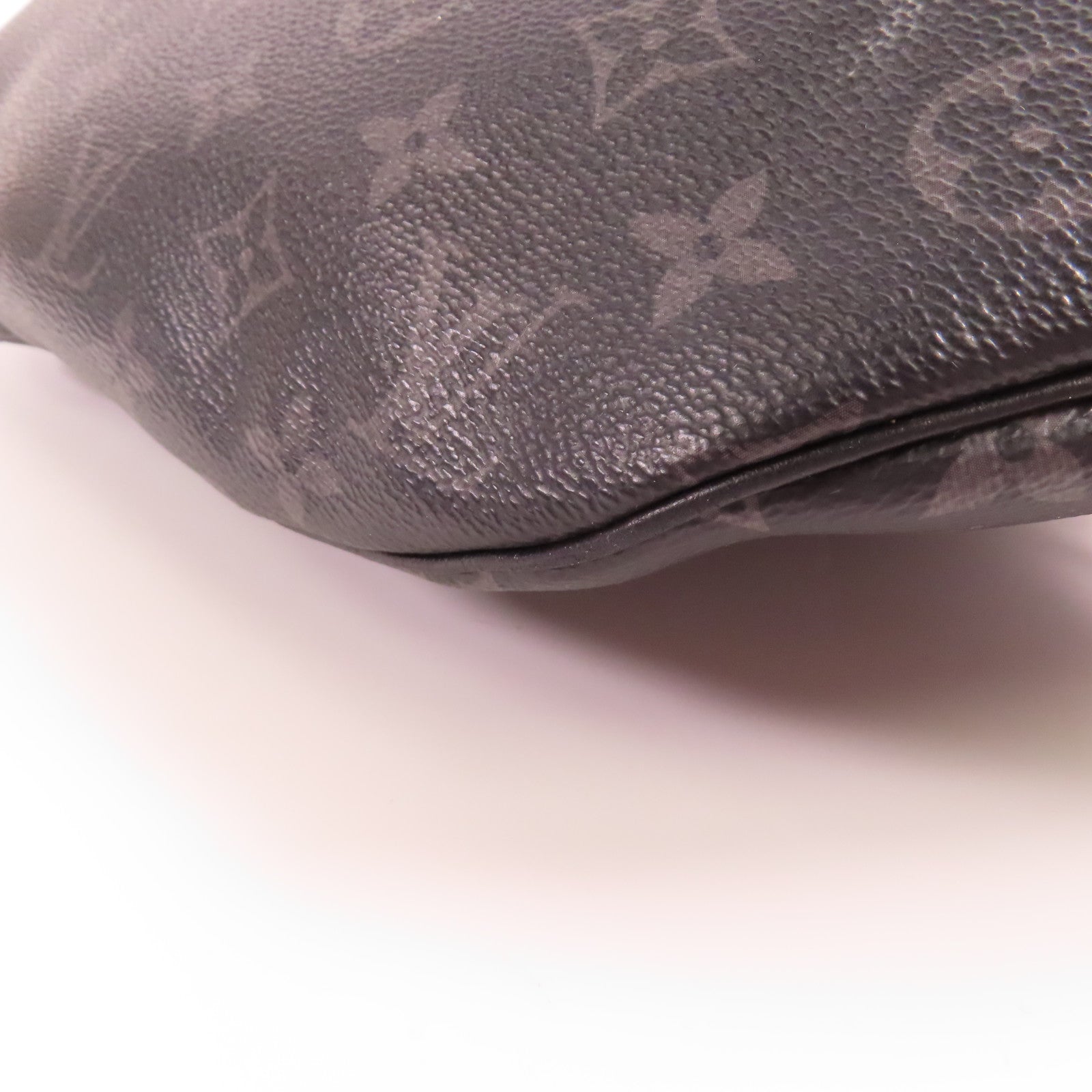 LOUIS VUITTON Monogram Eclipse Discovery Bumbag PM銀扣腰包