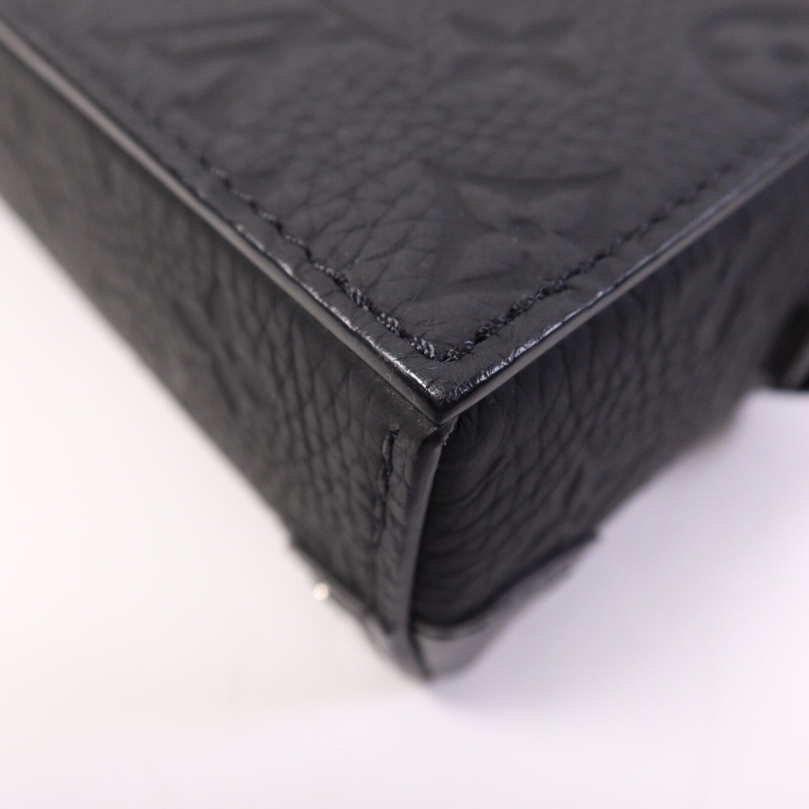 LOUIS VUITTON Monogram Taurillon Steamer Wearable Wallet扣肩背袋