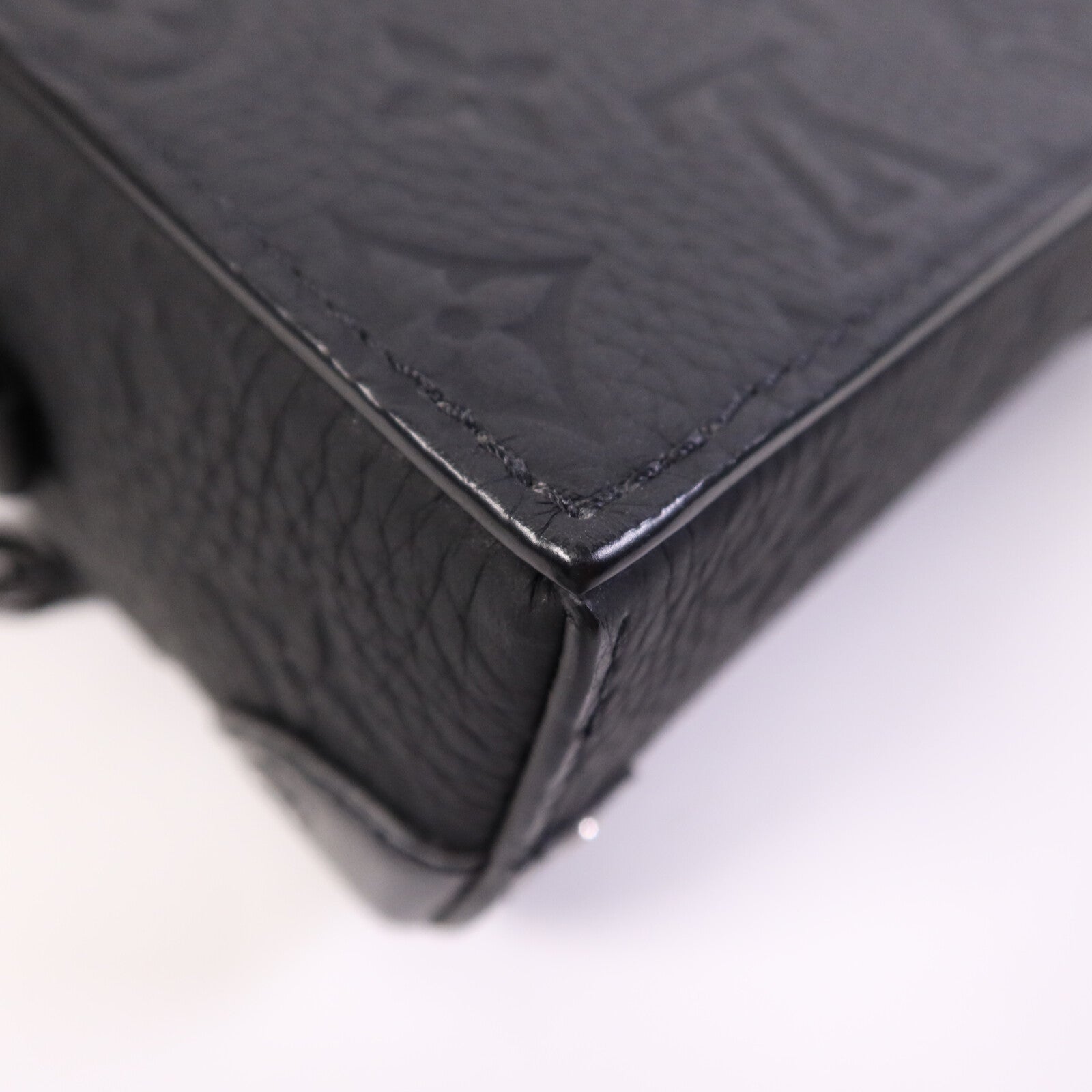 LOUIS VUITTON Monogram Taurillon Steamer Wearable Wallet扣肩背袋