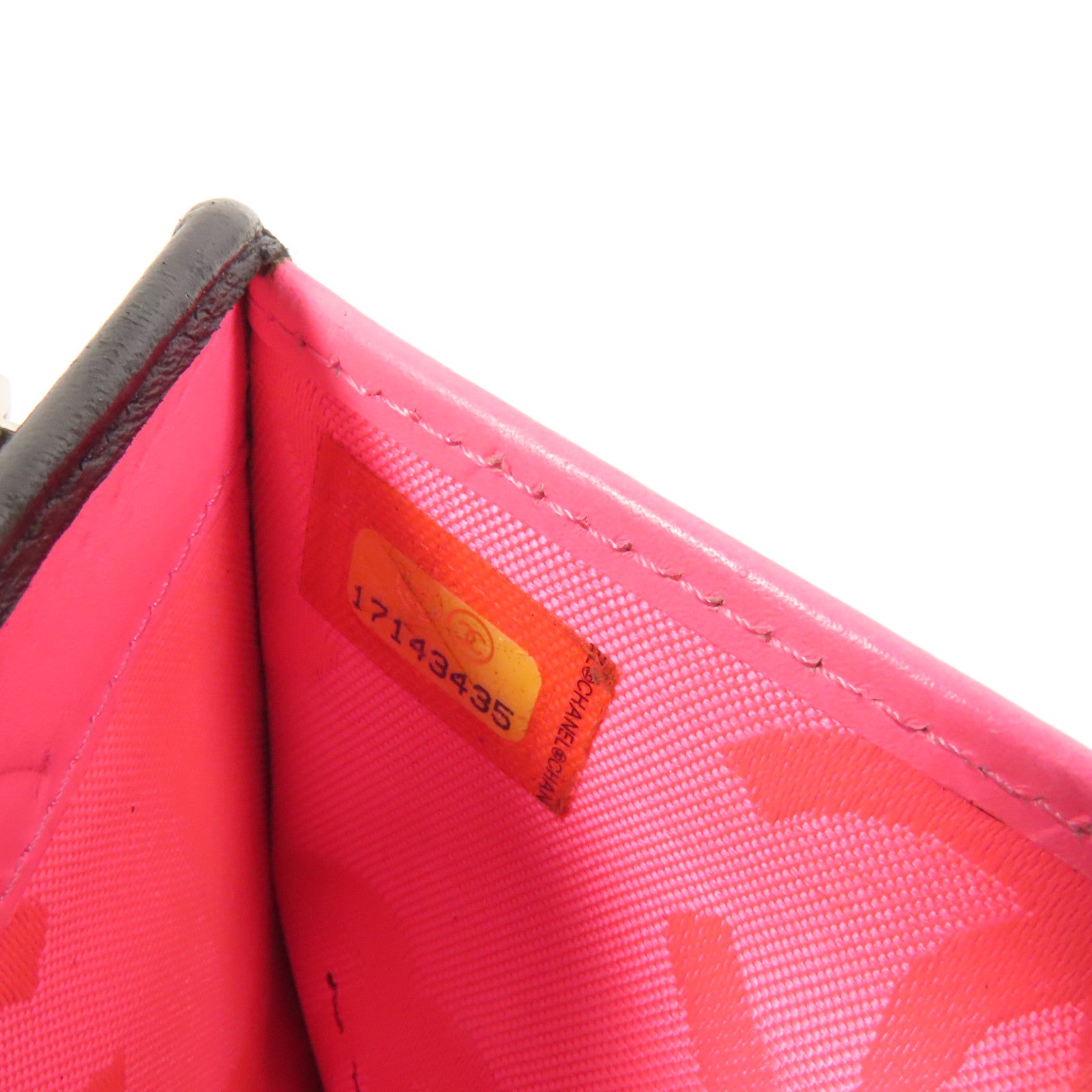 CHANEL 牛皮皮革Cambon銀扣錢包