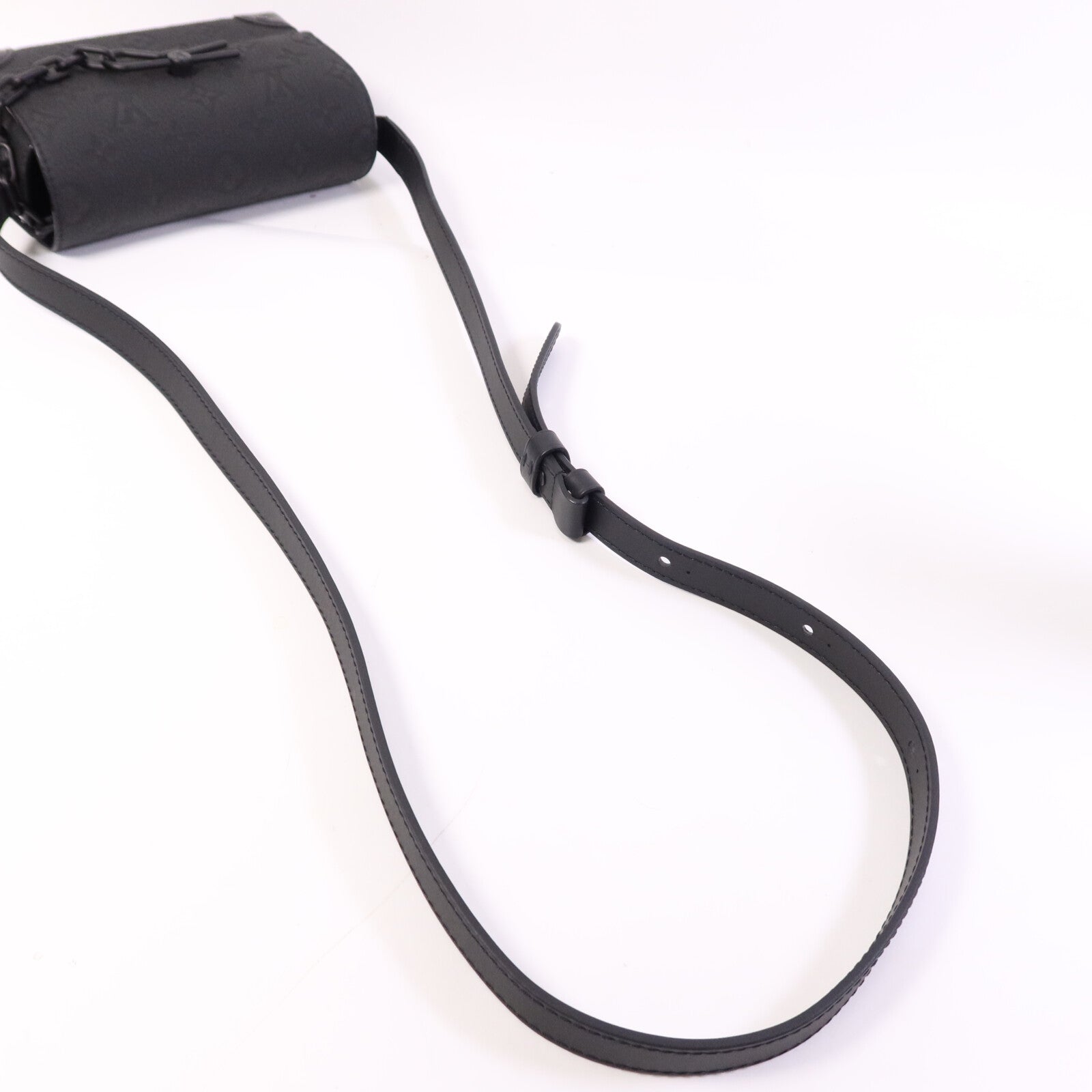 LOUIS VUITTON Monogram Taurillon Steamer Wearable Wallet扣肩背袋