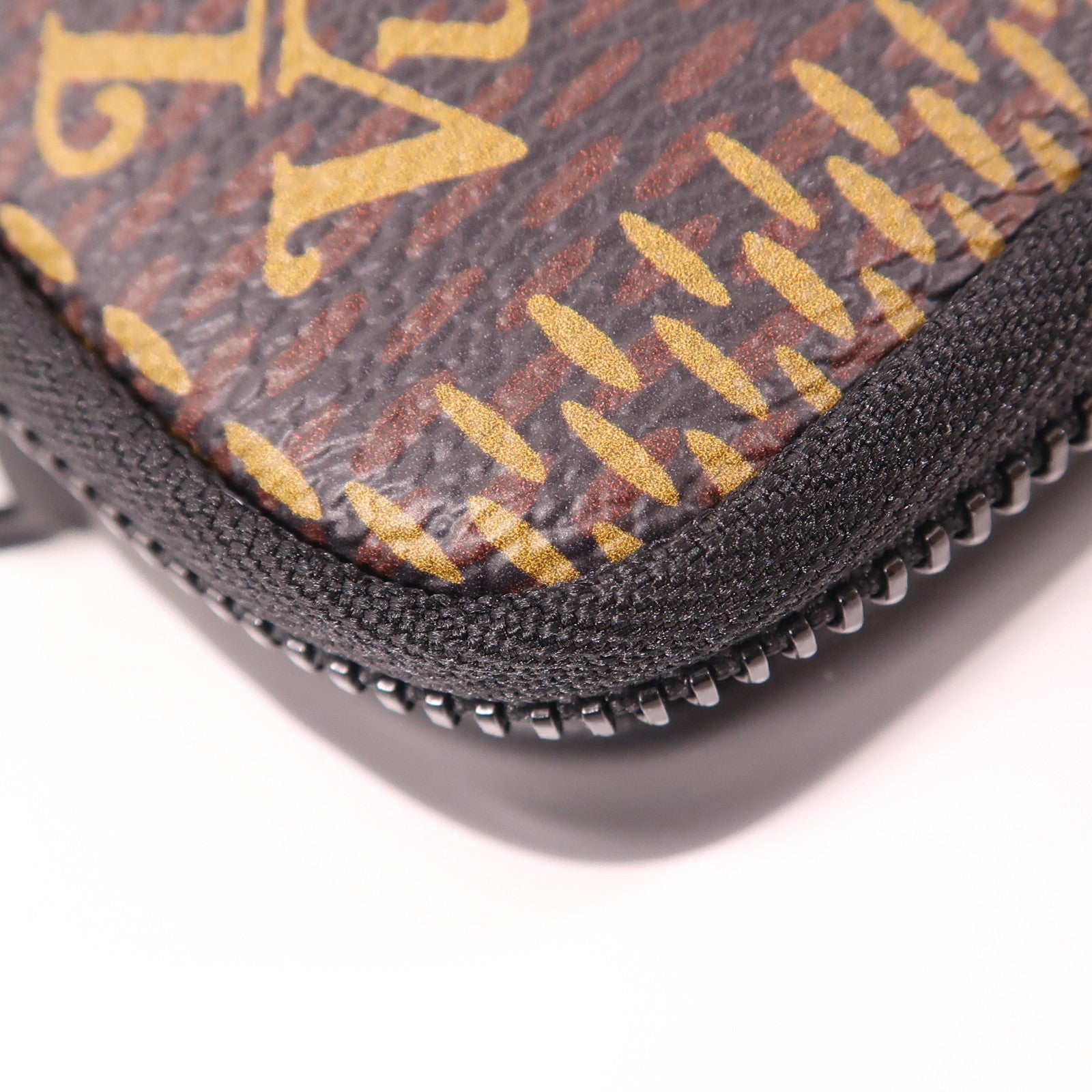 LOUIS VUITTON Damier LV x Nigo Phone Pouch肩背袋