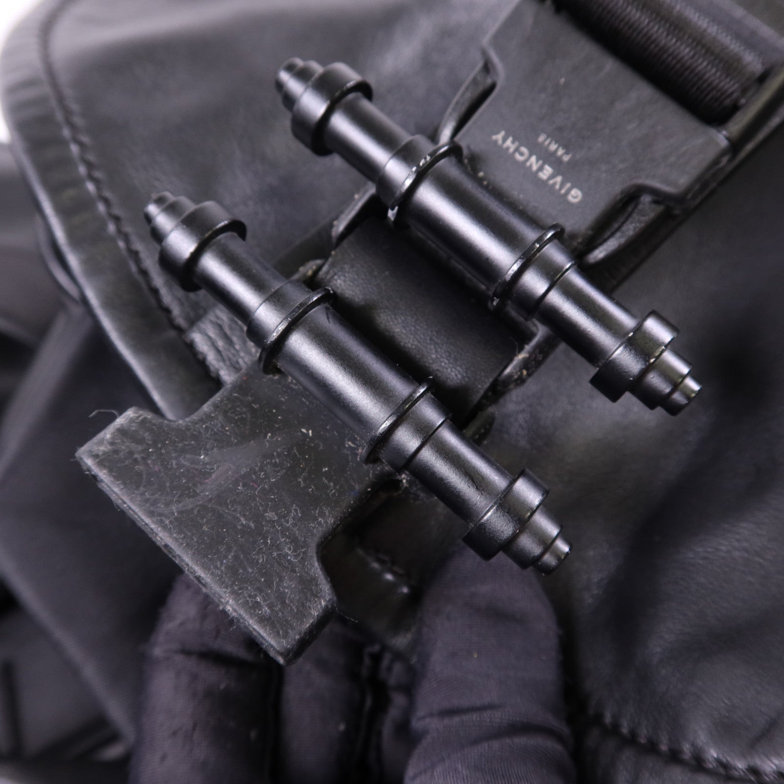 GIVENCHY 牛皮皮革Obsedia Backpack銀扣背包