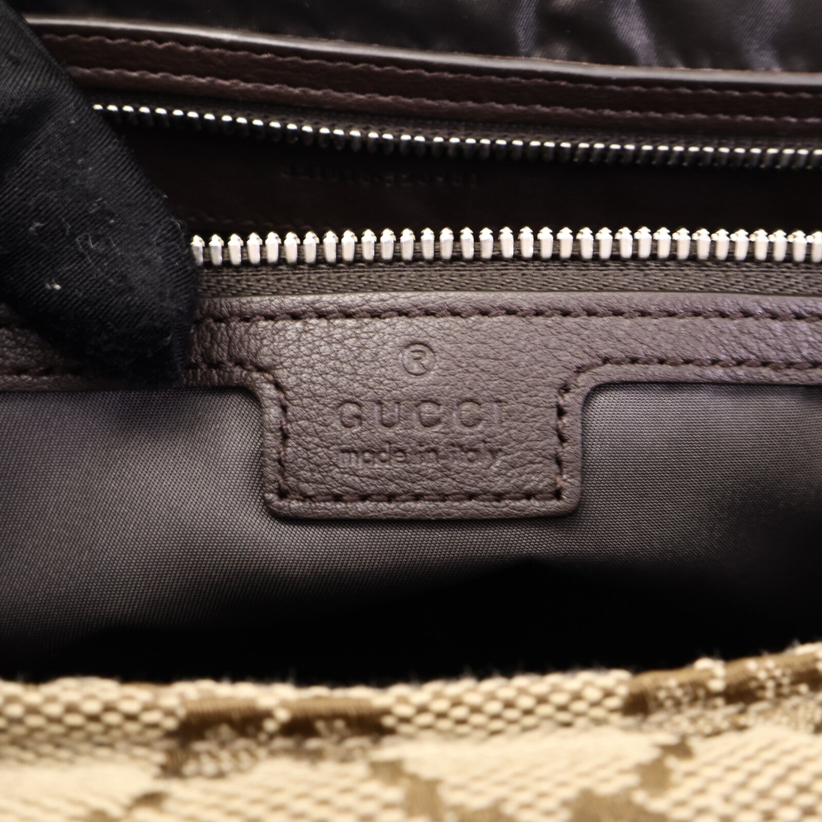 GUCCI 帆布GG Monogram Large Crossbody Bag肩背袋