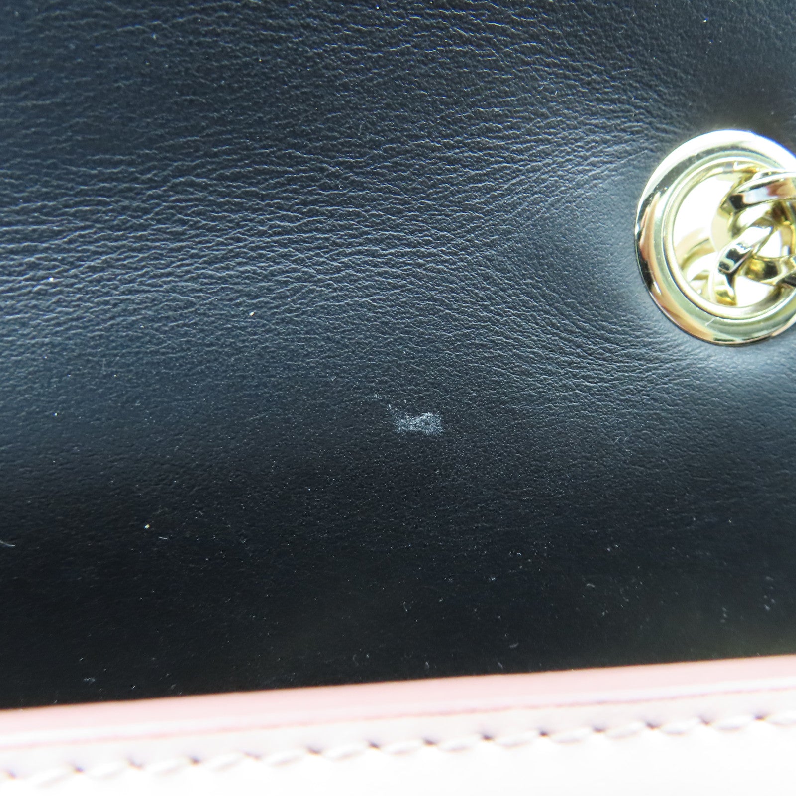 Salvatore Ferragamo Sheepskin Leather Chain Shoulder Gold Buckle Chain Shoulder Bag Pink