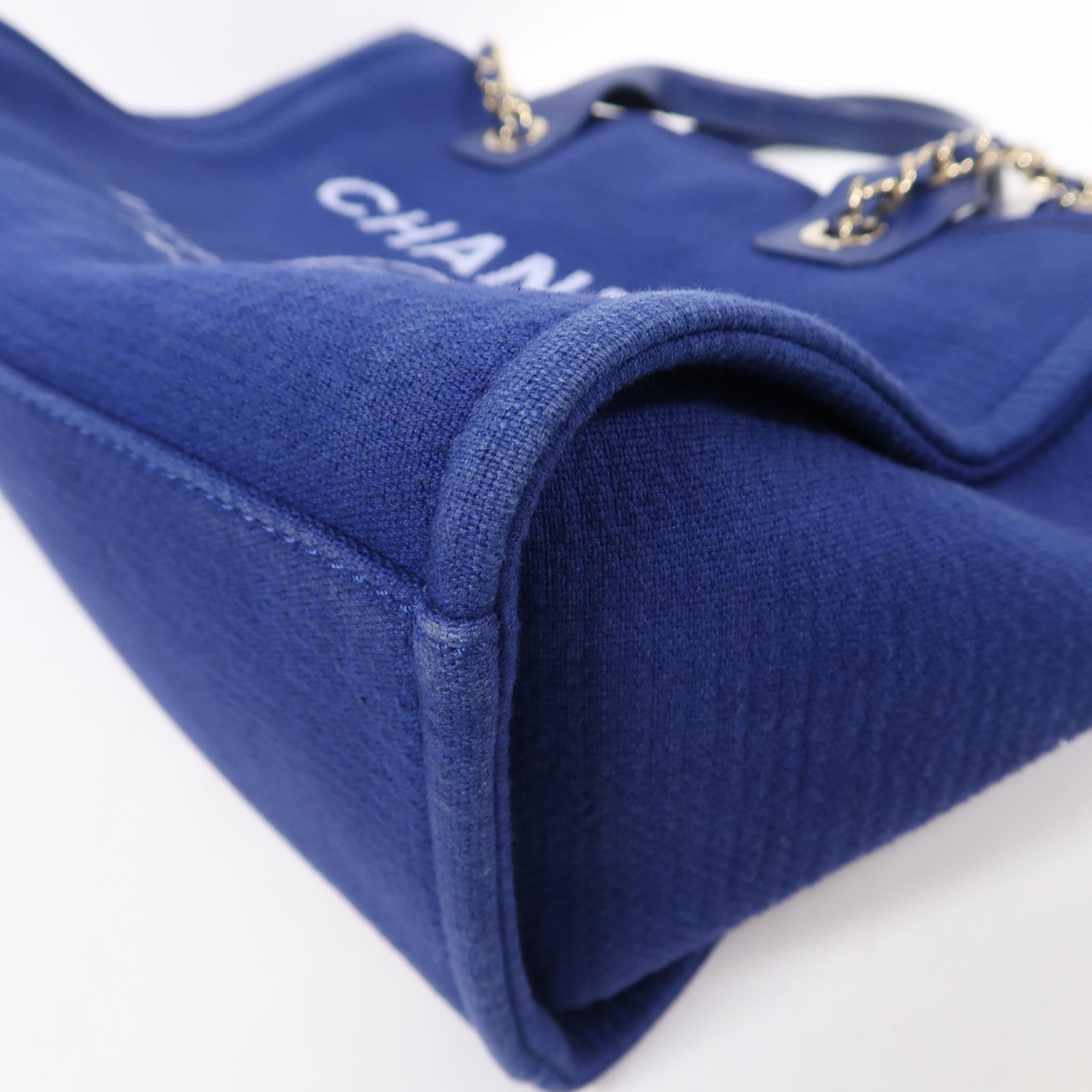 CHANEL 帆布Deauville Tote Bag金扣鏈帶手挽肩背兩用袋