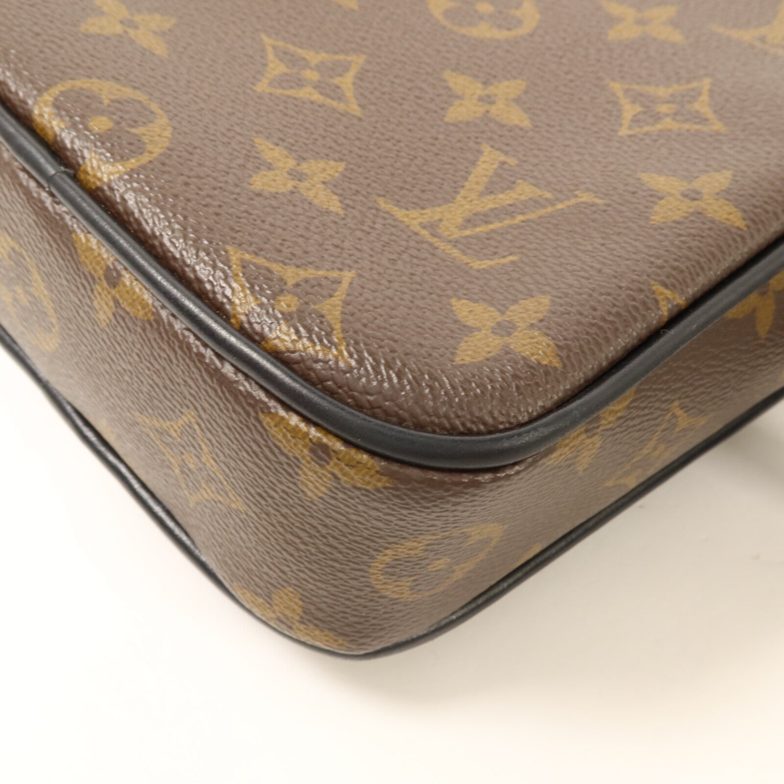 LOUIS VUITTON Monogram Macassar Christopher Wearable Wallet肩背袋