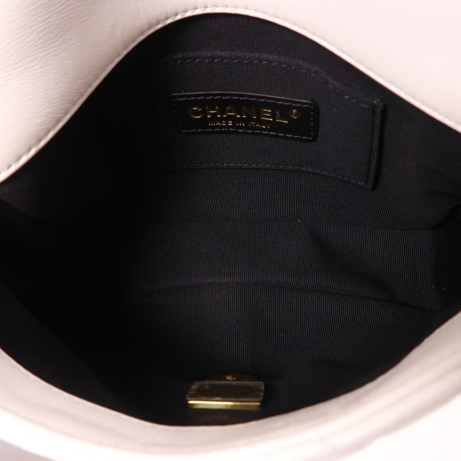 CHANEL 牛皮皮革Chain Shoulder鏈帶肩背袋白色