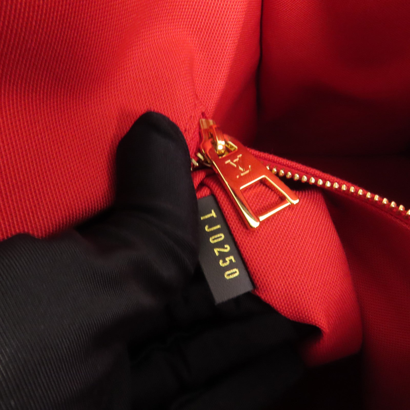 LOUIS VUITTON 【激減優惠】Monogram Giant OnTheGo GM金扣手挽肩背兩用袋