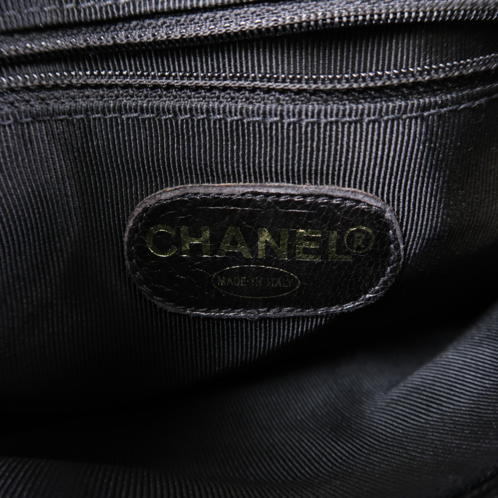 CHANEL 牛皮皮革Backpack金扣鏈帶背包