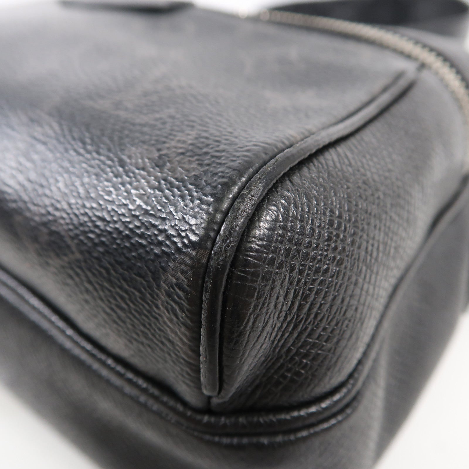 LOUIS VUITTON Monogram Eclipse/Taiga Outdoor Messenger銀扣肩背袋