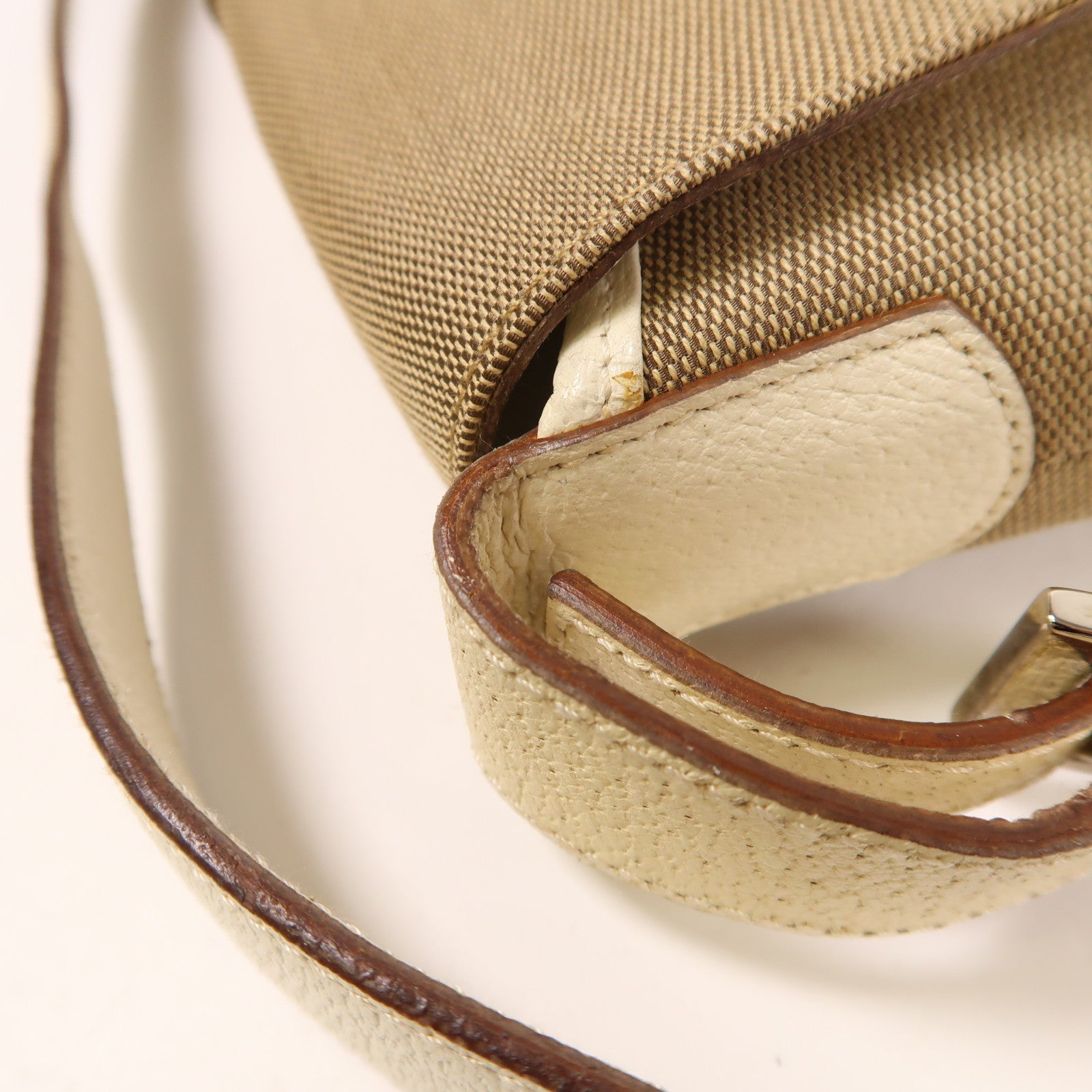 GUCCI 帆布/牛皮皮革Jackie銀扣肩背袋