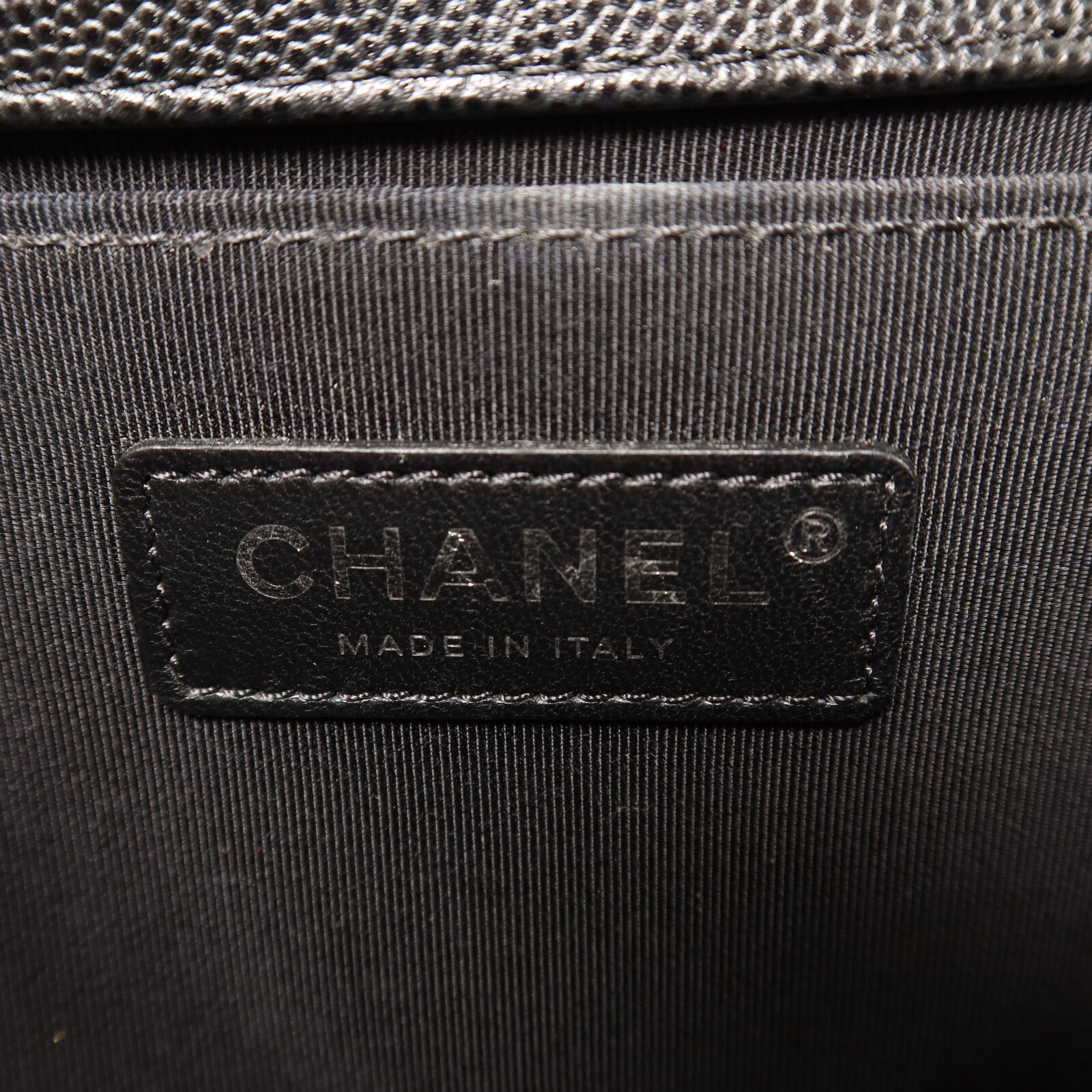 CHANEL 牛皮皮革Boy 25銀扣鏈帶肩背袋