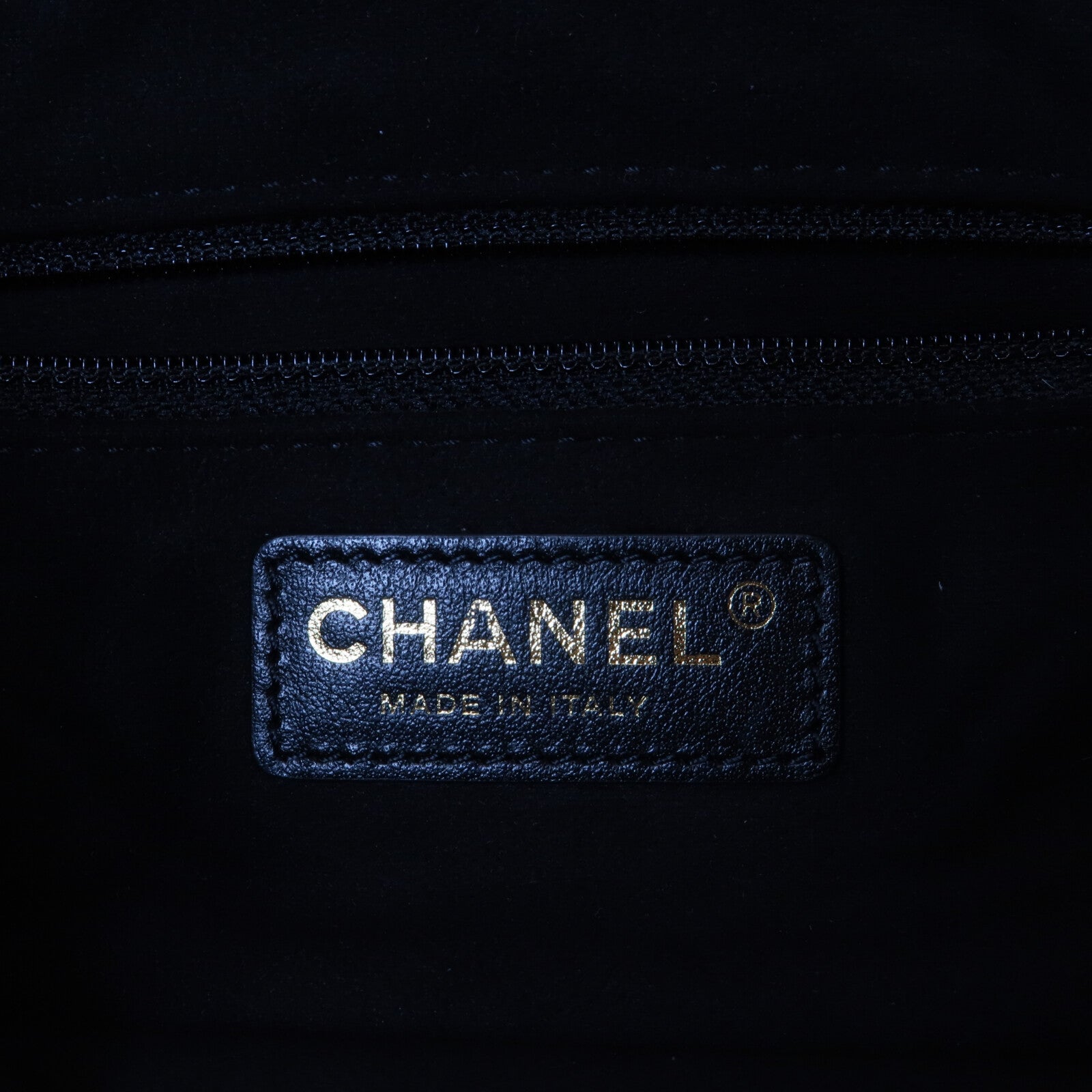 CHANEL 牛皮皮革Bucket Bag鏈帶肩背袋