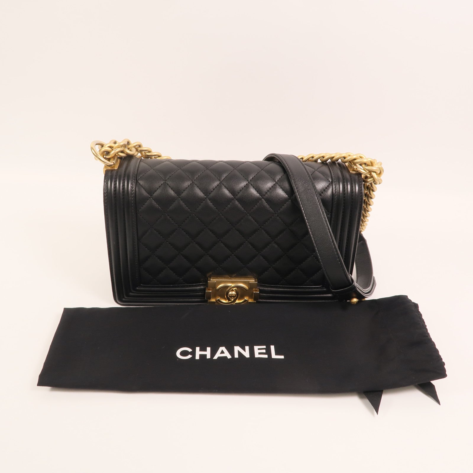 CHANEL 羊皮皮革Boy 25金扣鏈帶肩背袋