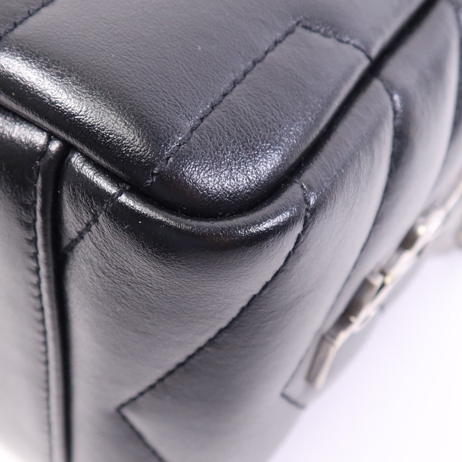 SAINT LAURENT 牛皮皮革Shoulder Bag銀扣鏈帶肩背袋