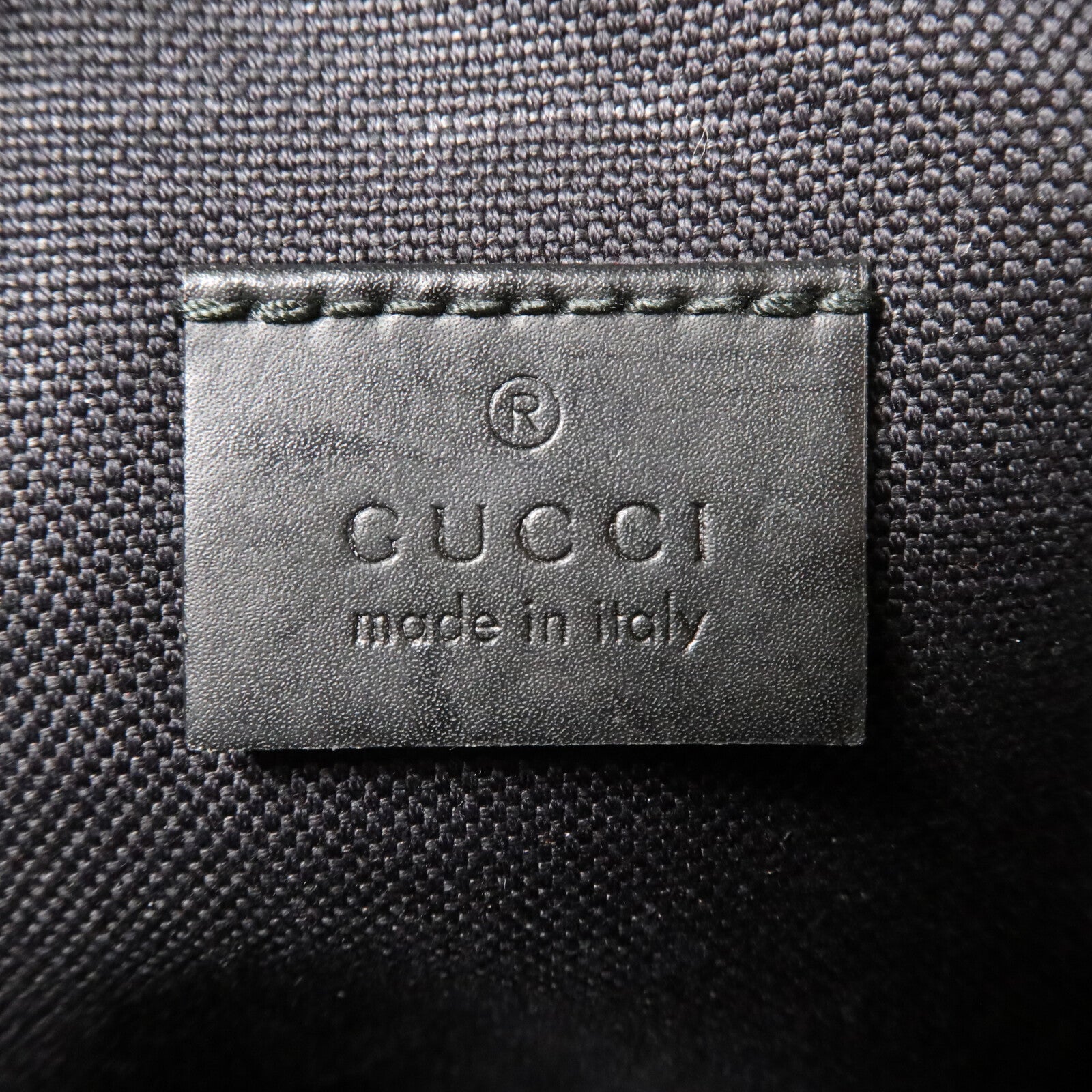 GUCCI 塗層帆布GG Black Messenger肩背袋