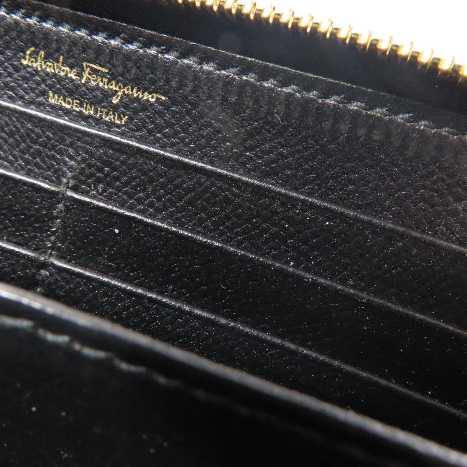 Salvatore Ferragamo 牛皮皮革Zipper Long Wallet金扣長錢包黑色