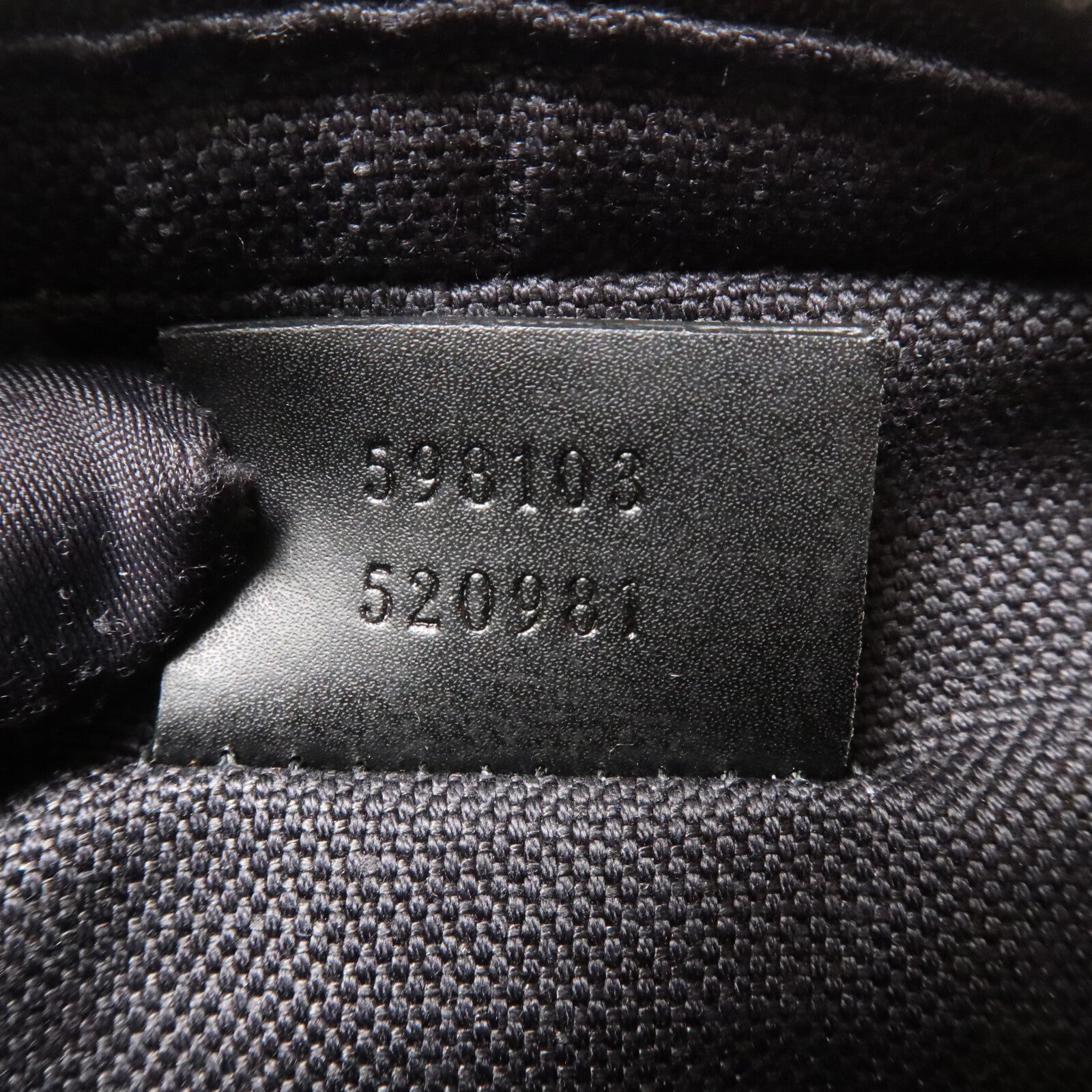 GUCCI 塗層帆布GG Black Messenger肩背袋