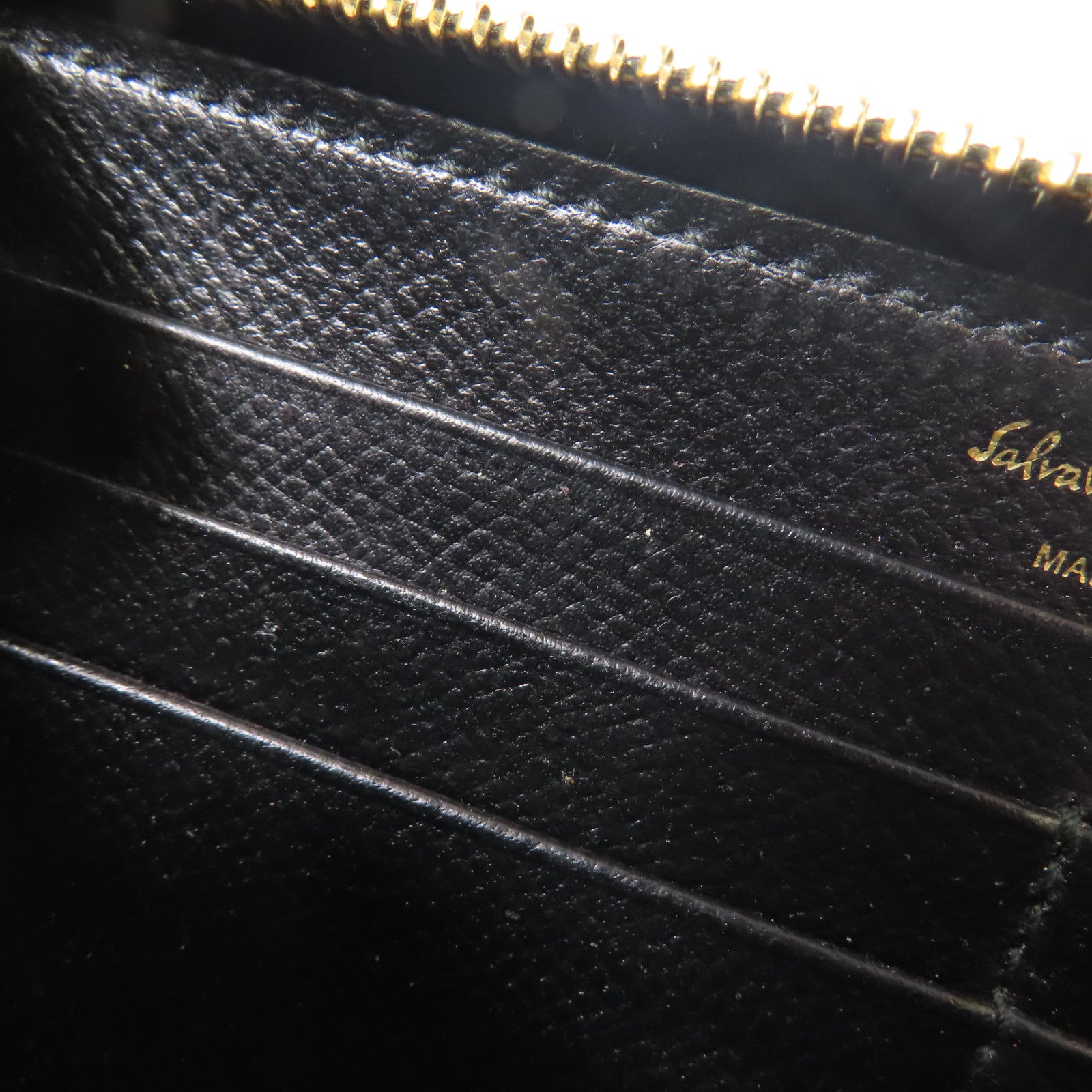 Salvatore Ferragamo 牛皮皮革Zipper Long Wallet金扣長錢包黑色